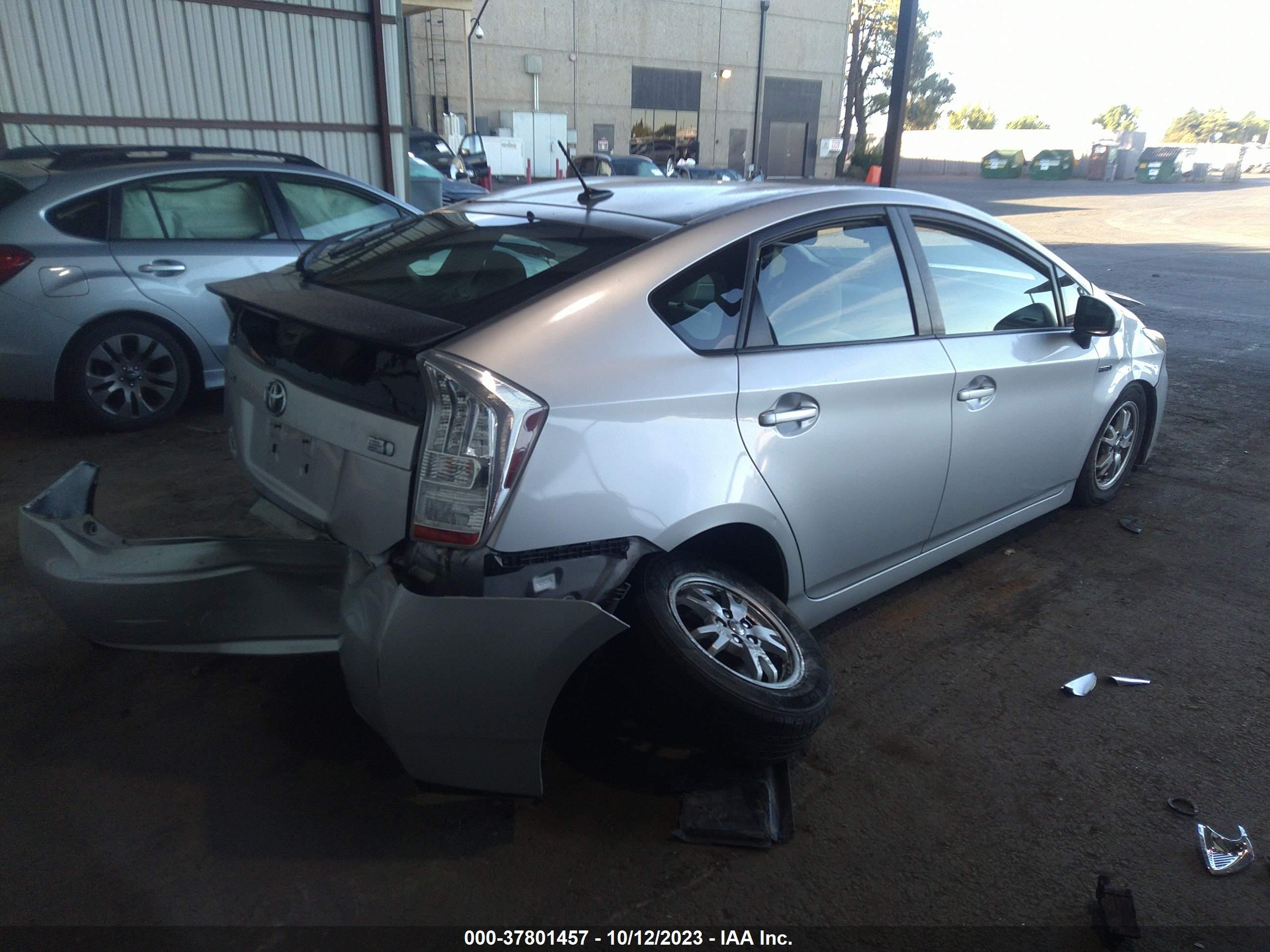 Photo 3 VIN: JTDKN3DU3A0177846 - TOYOTA PRIUS 