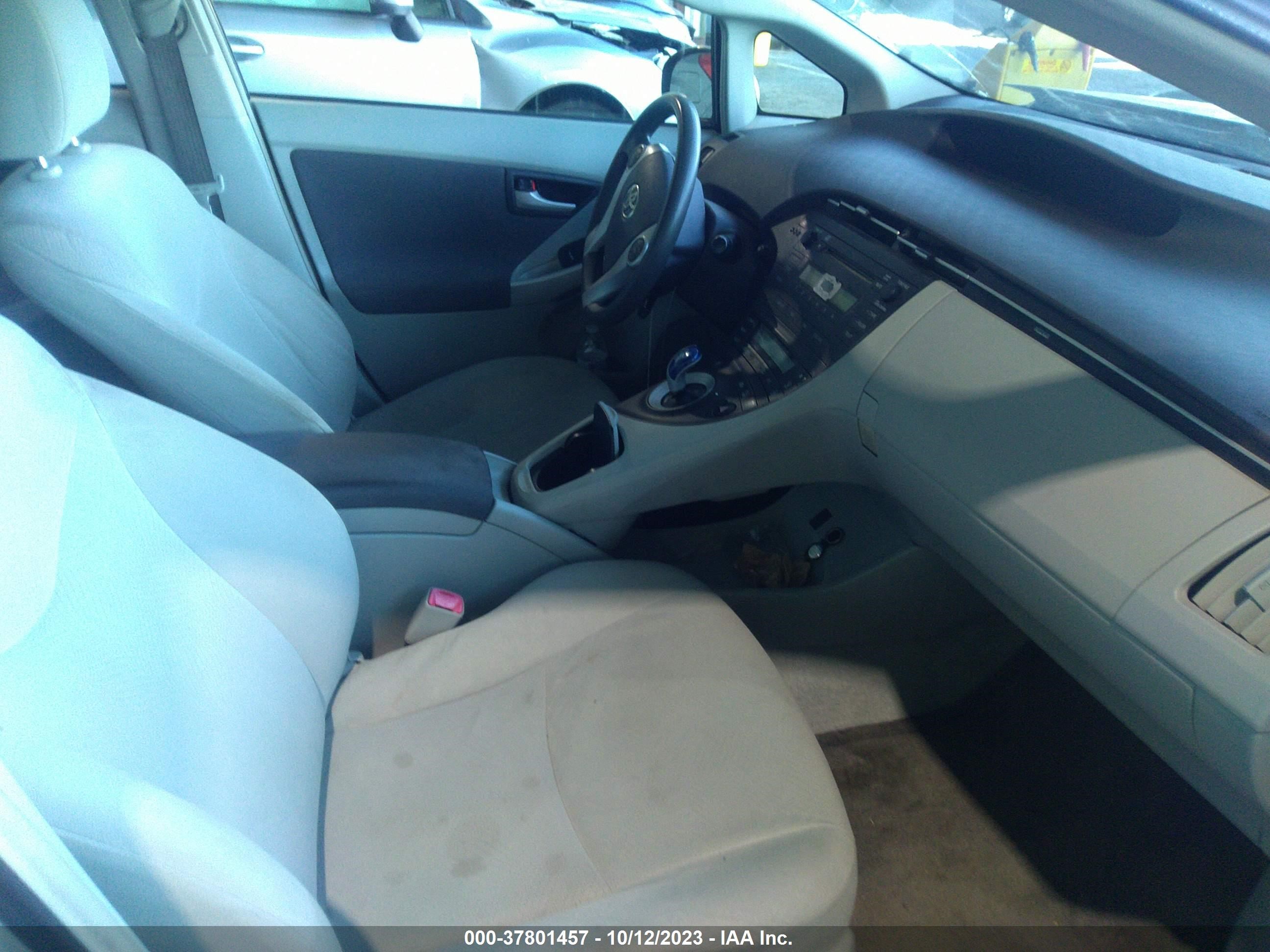 Photo 4 VIN: JTDKN3DU3A0177846 - TOYOTA PRIUS 