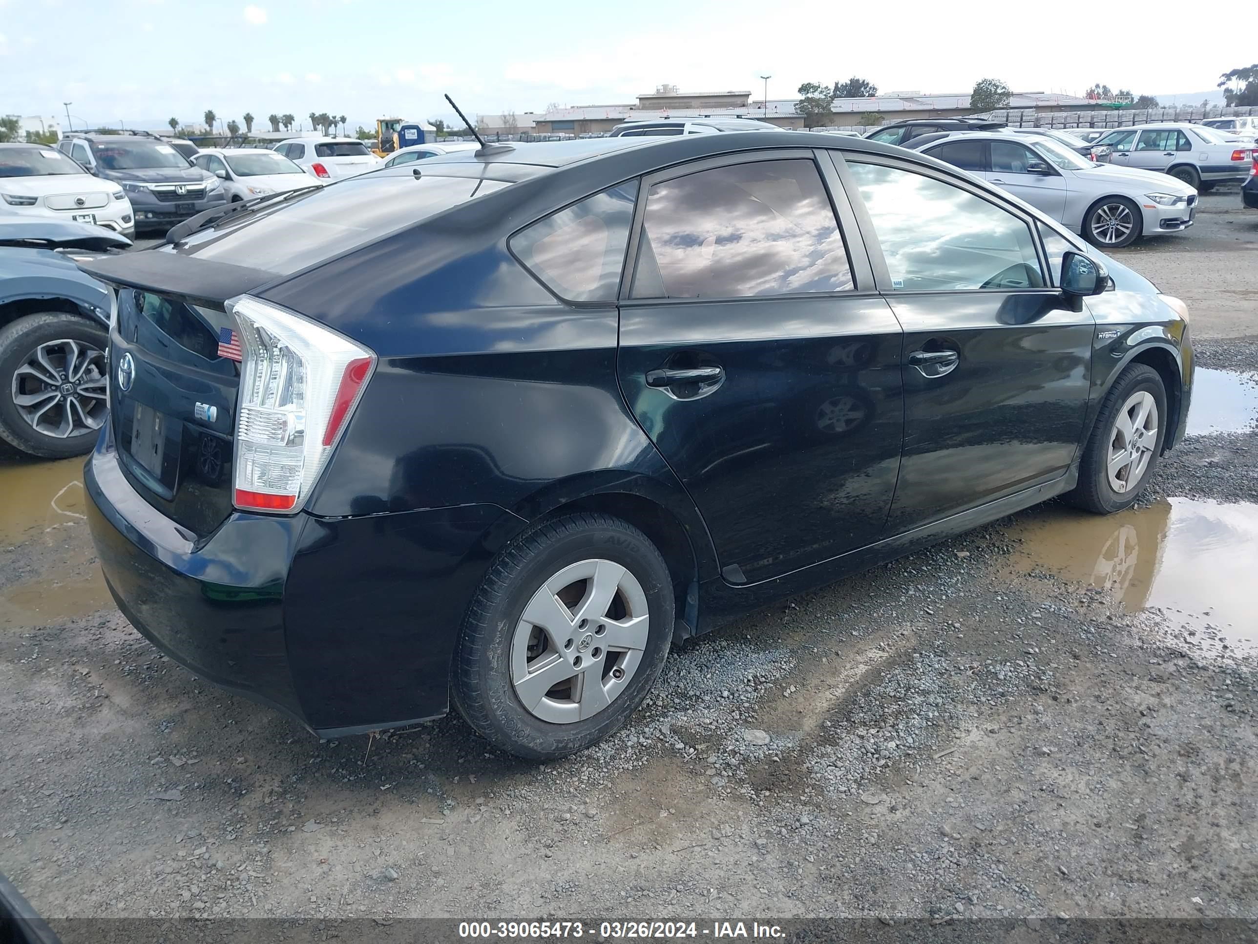 Photo 3 VIN: JTDKN3DU3A5185237 - TOYOTA PRIUS 