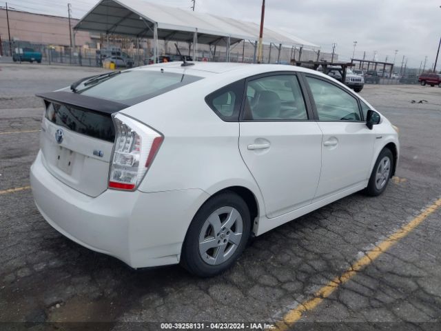 Photo 3 VIN: JTDKN3DU3B0265118 - TOYOTA PRIUS 