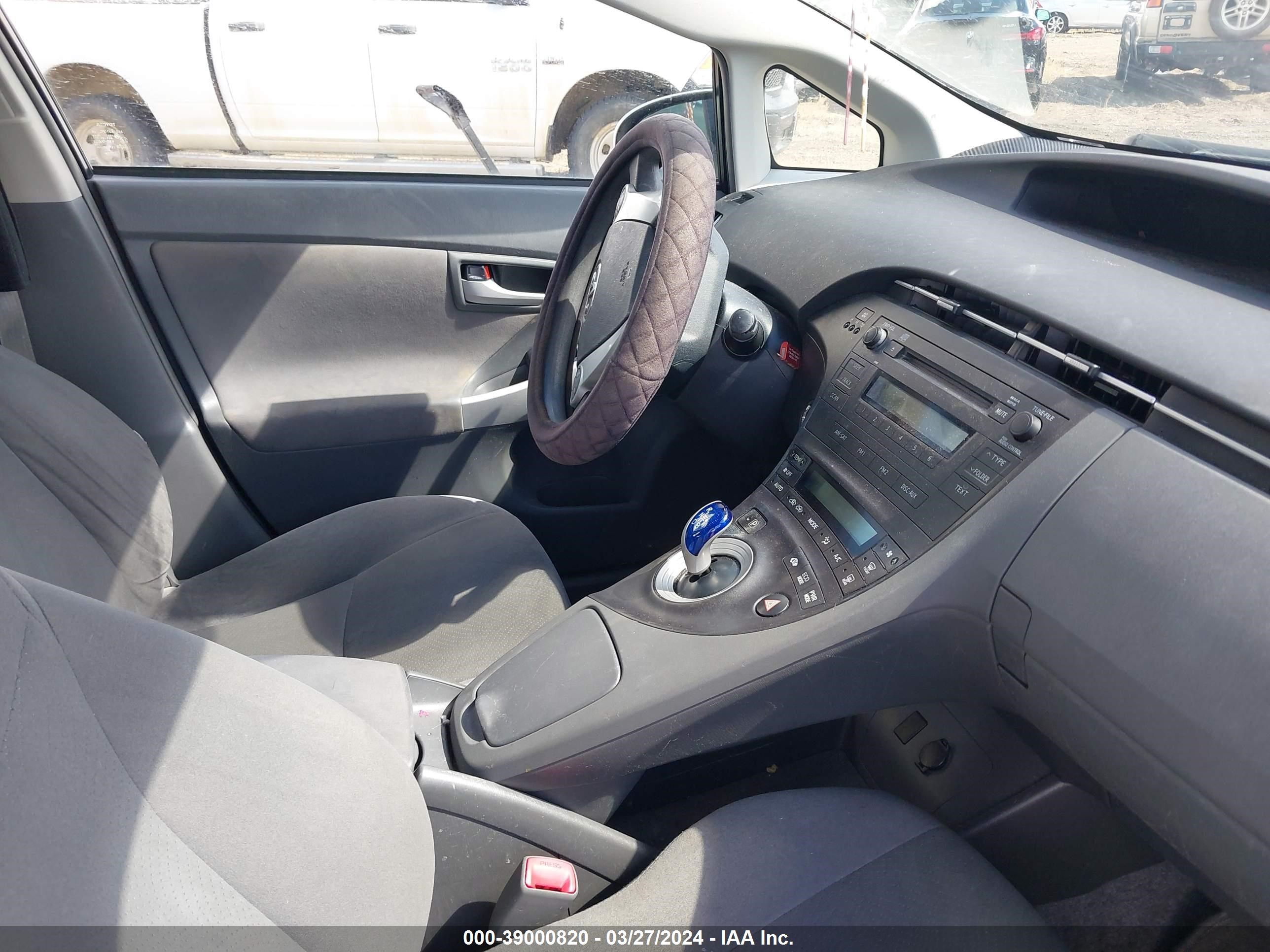 Photo 4 VIN: JTDKN3DU3B1438369 - TOYOTA PRIUS 