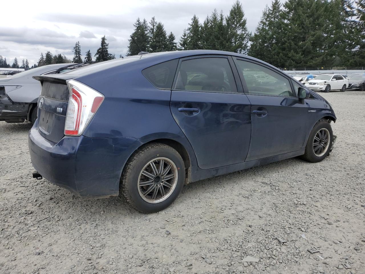 Photo 2 VIN: JTDKN3DU3D1632886 - TOYOTA PRIUS 