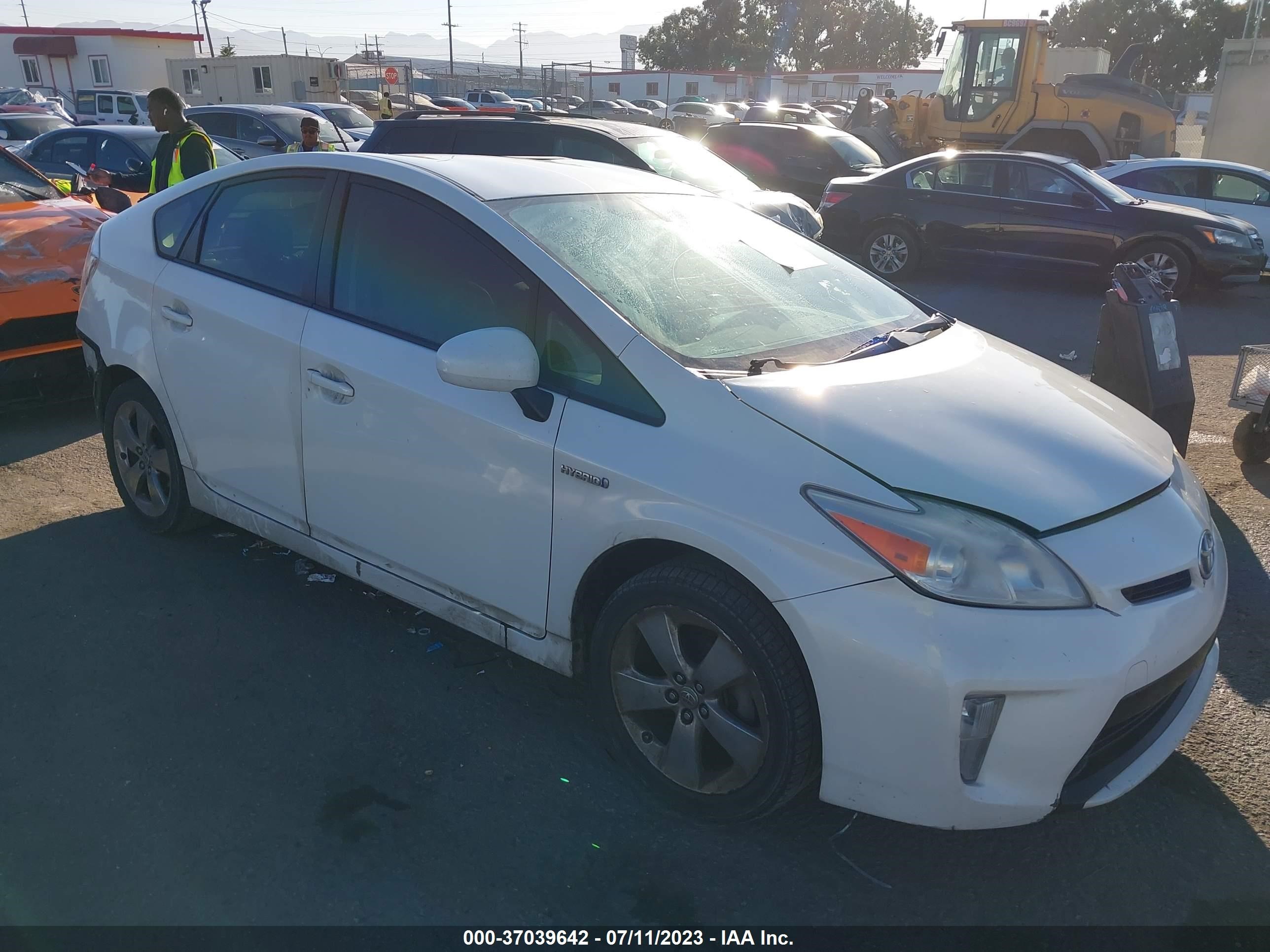 Photo 0 VIN: JTDKN3DU3D5573282 - TOYOTA PRIUS 