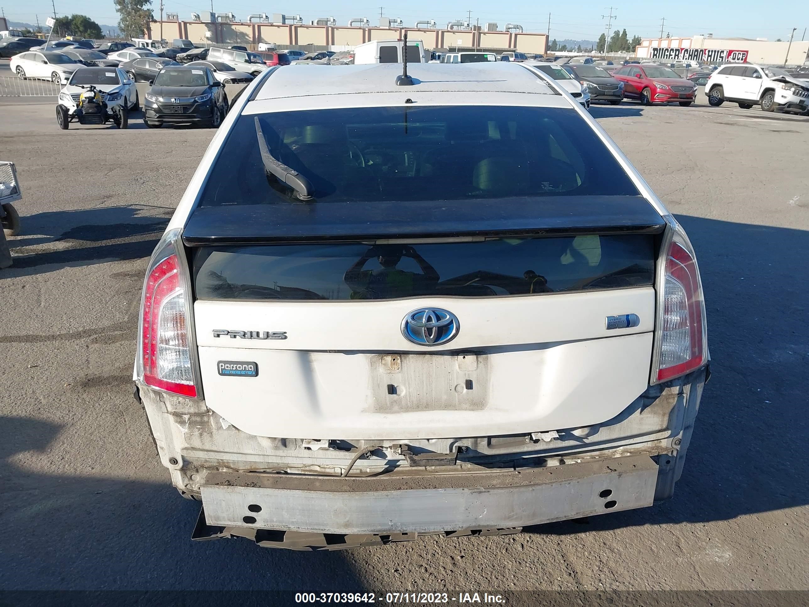 Photo 16 VIN: JTDKN3DU3D5573282 - TOYOTA PRIUS 