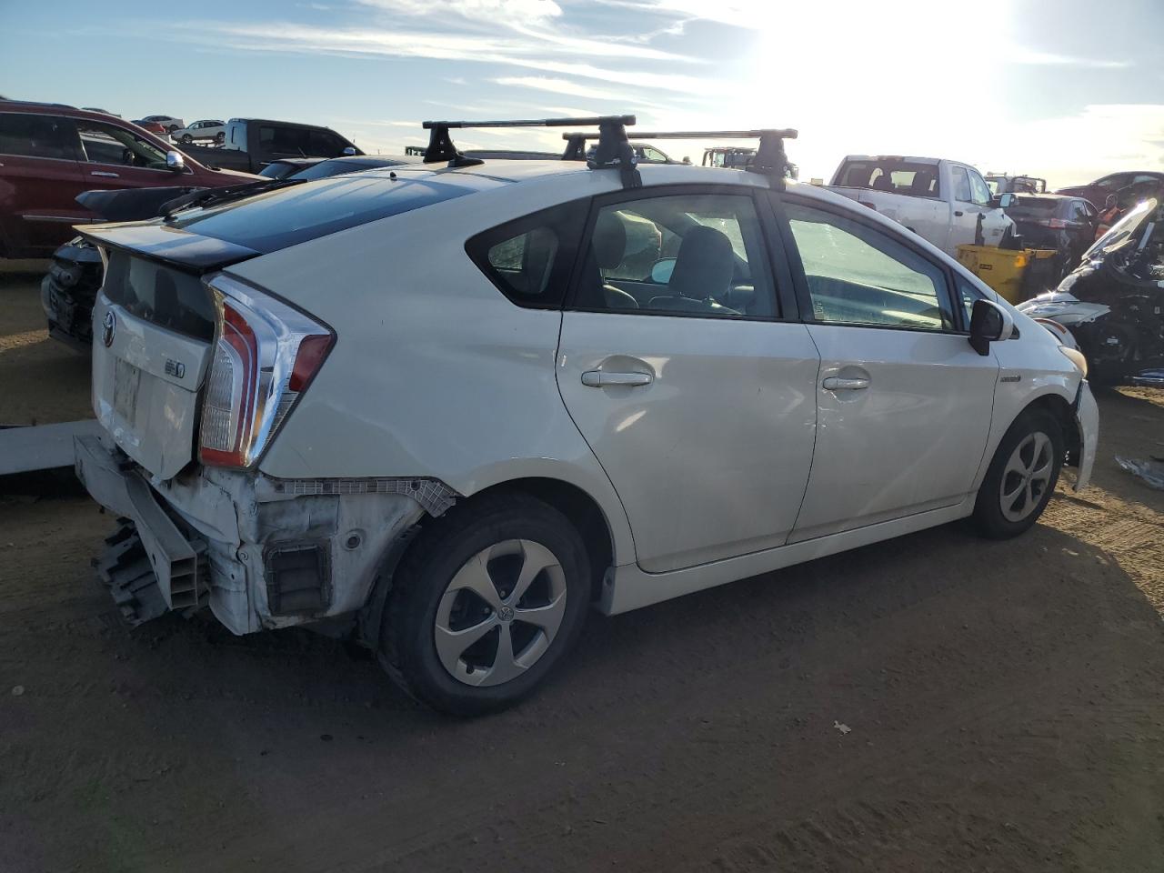 Photo 2 VIN: JTDKN3DU3D5630872 - TOYOTA PRIUS 