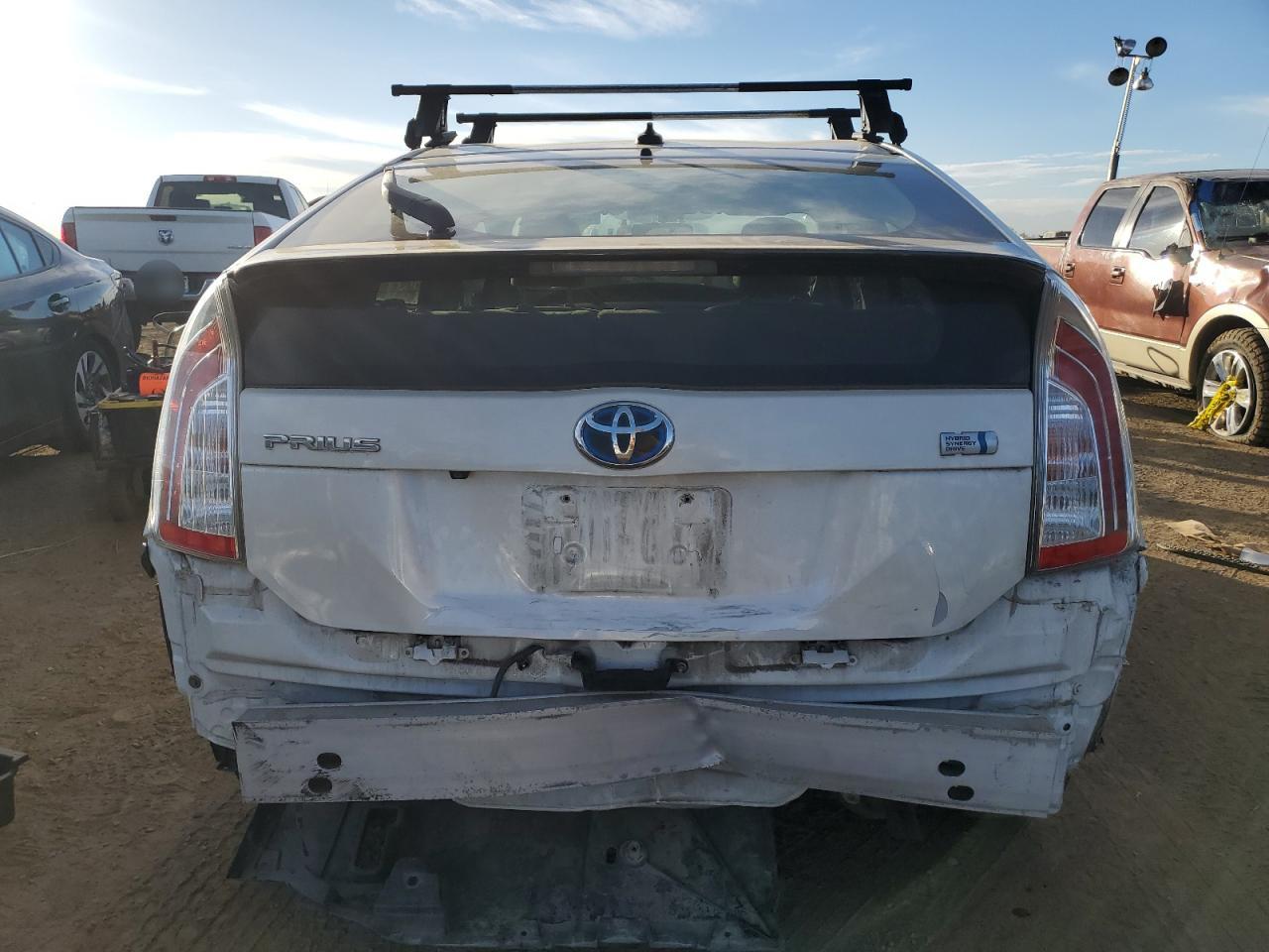 Photo 5 VIN: JTDKN3DU3D5630872 - TOYOTA PRIUS 