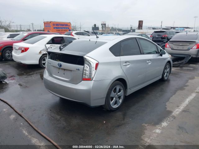 Photo 3 VIN: JTDKN3DU3D5649910 - TOYOTA PRIUS 