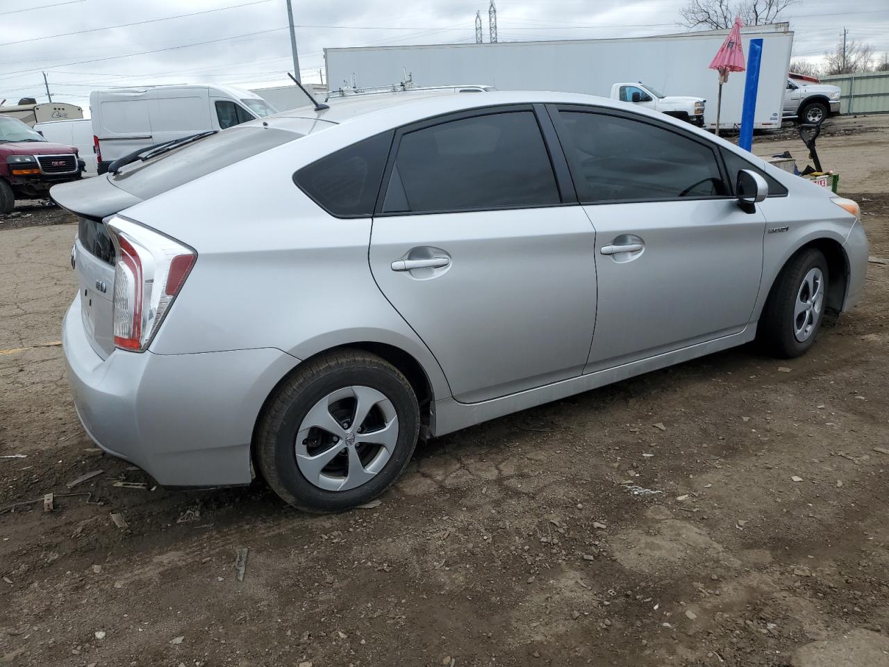 Photo 2 VIN: JTDKN3DU3D5681532 - TOYOTA PRIUS 