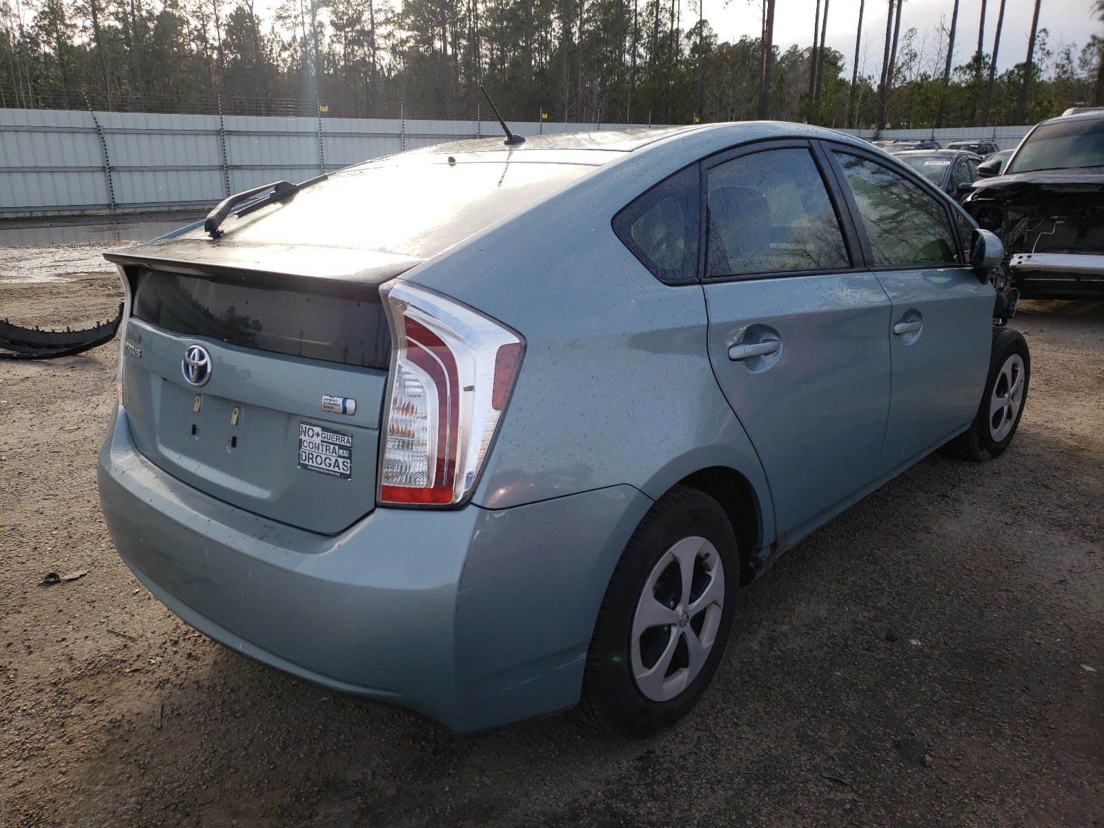 Photo 3 VIN: JTDKN3DU3D5700063 - TOYOTA PRIUS 