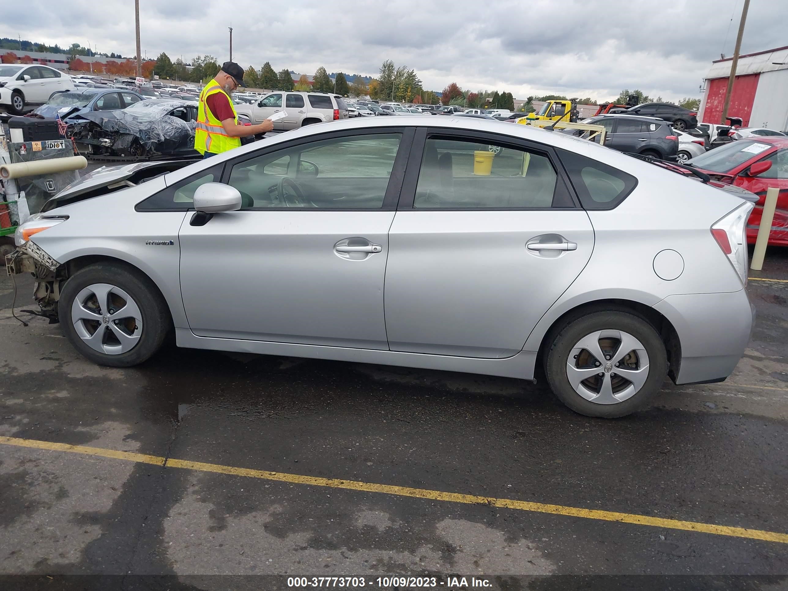 Photo 14 VIN: JTDKN3DU3E0373856 - TOYOTA PRIUS 