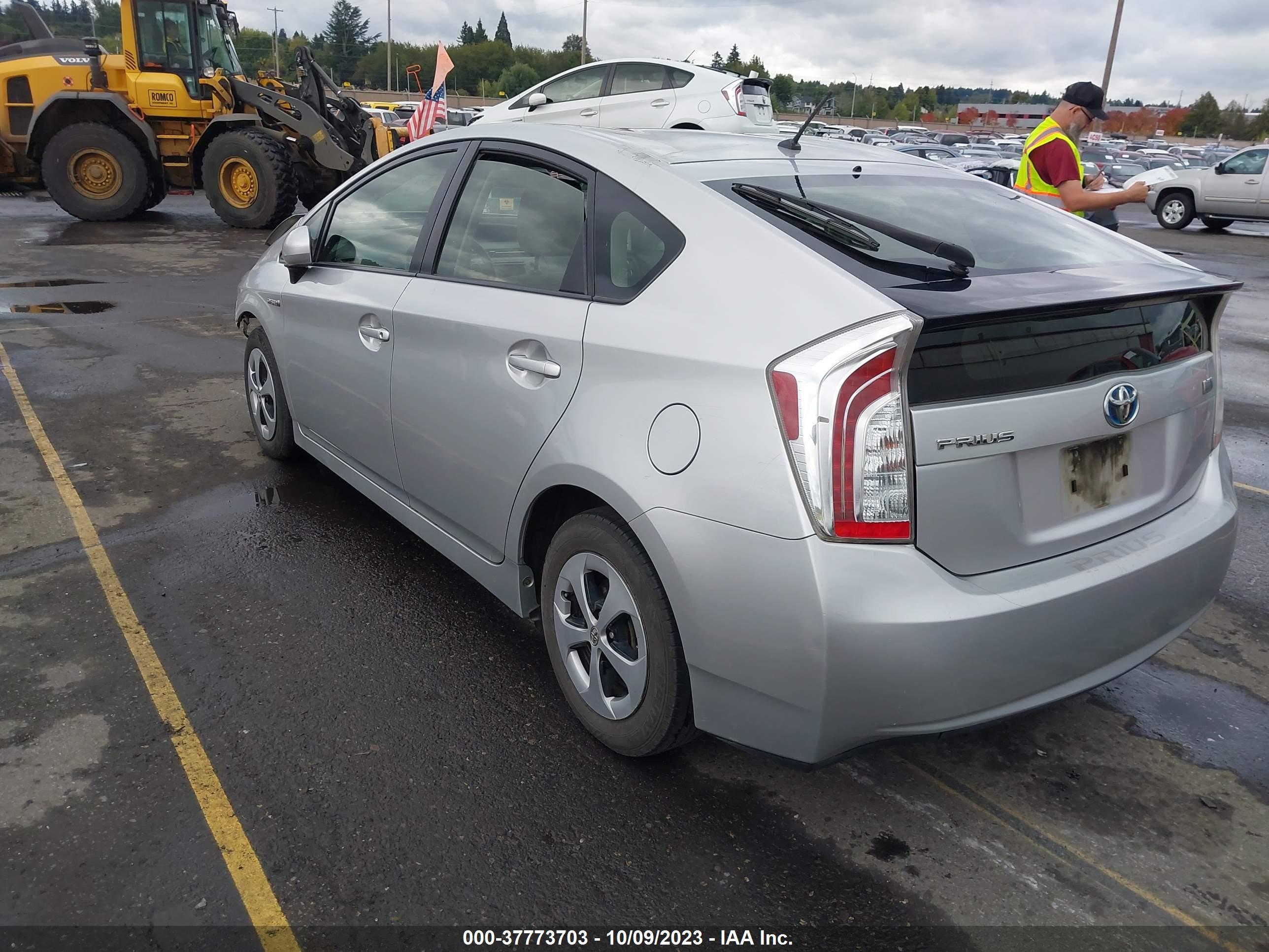 Photo 2 VIN: JTDKN3DU3E0373856 - TOYOTA PRIUS 