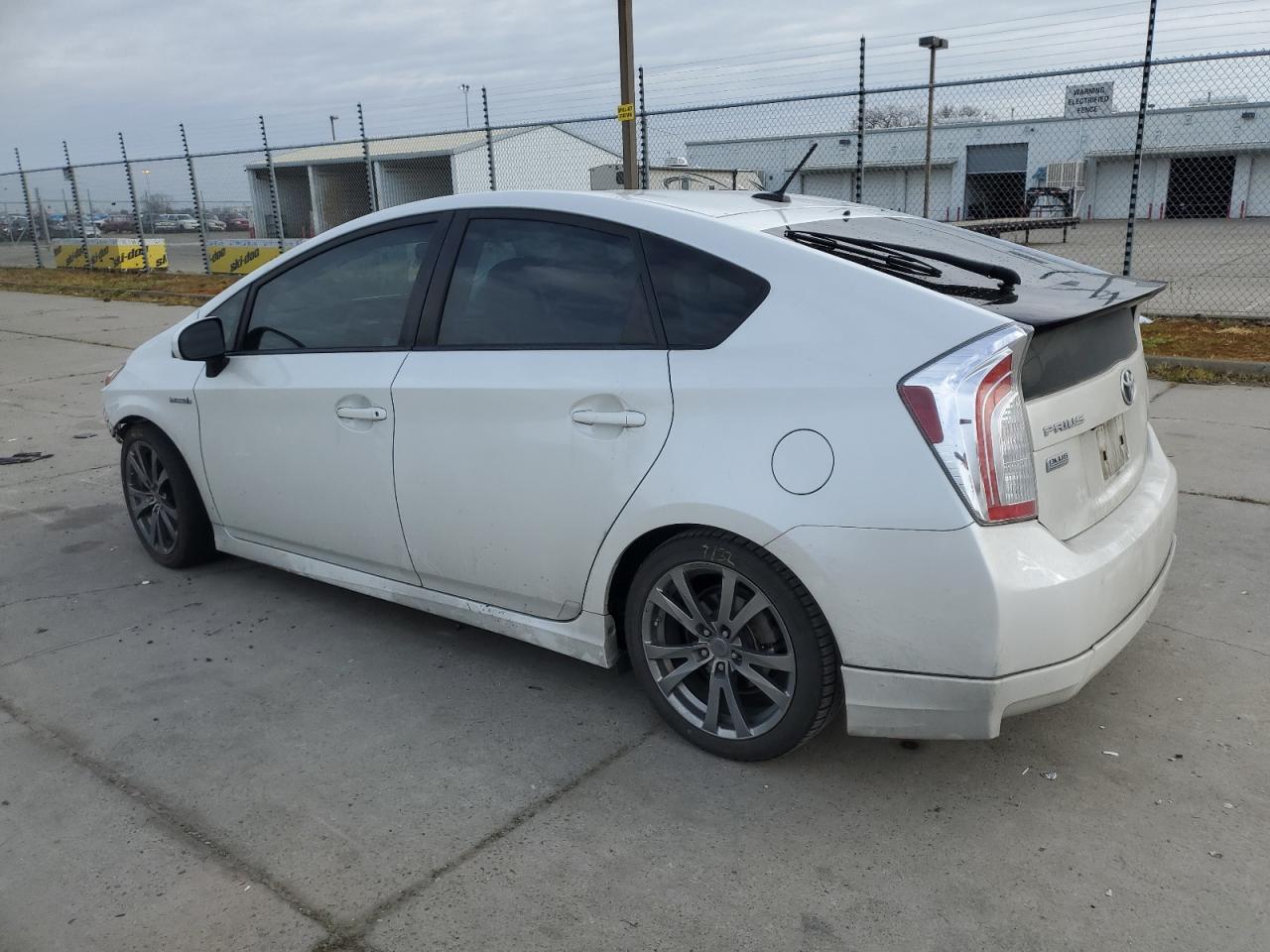 Photo 1 VIN: JTDKN3DU3F0402399 - TOYOTA PRIUS 