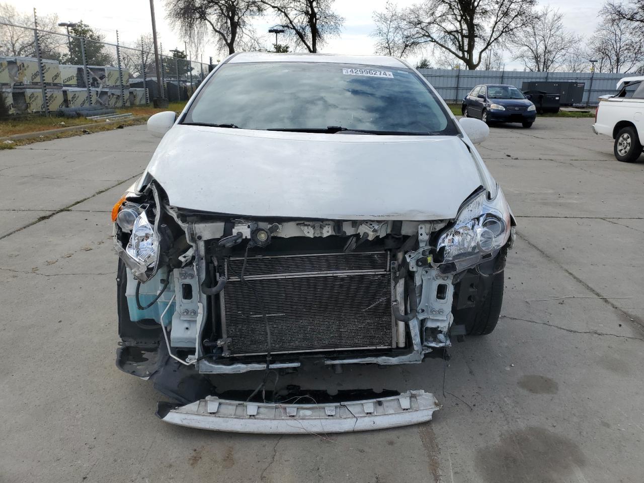 Photo 4 VIN: JTDKN3DU3F0402399 - TOYOTA PRIUS 