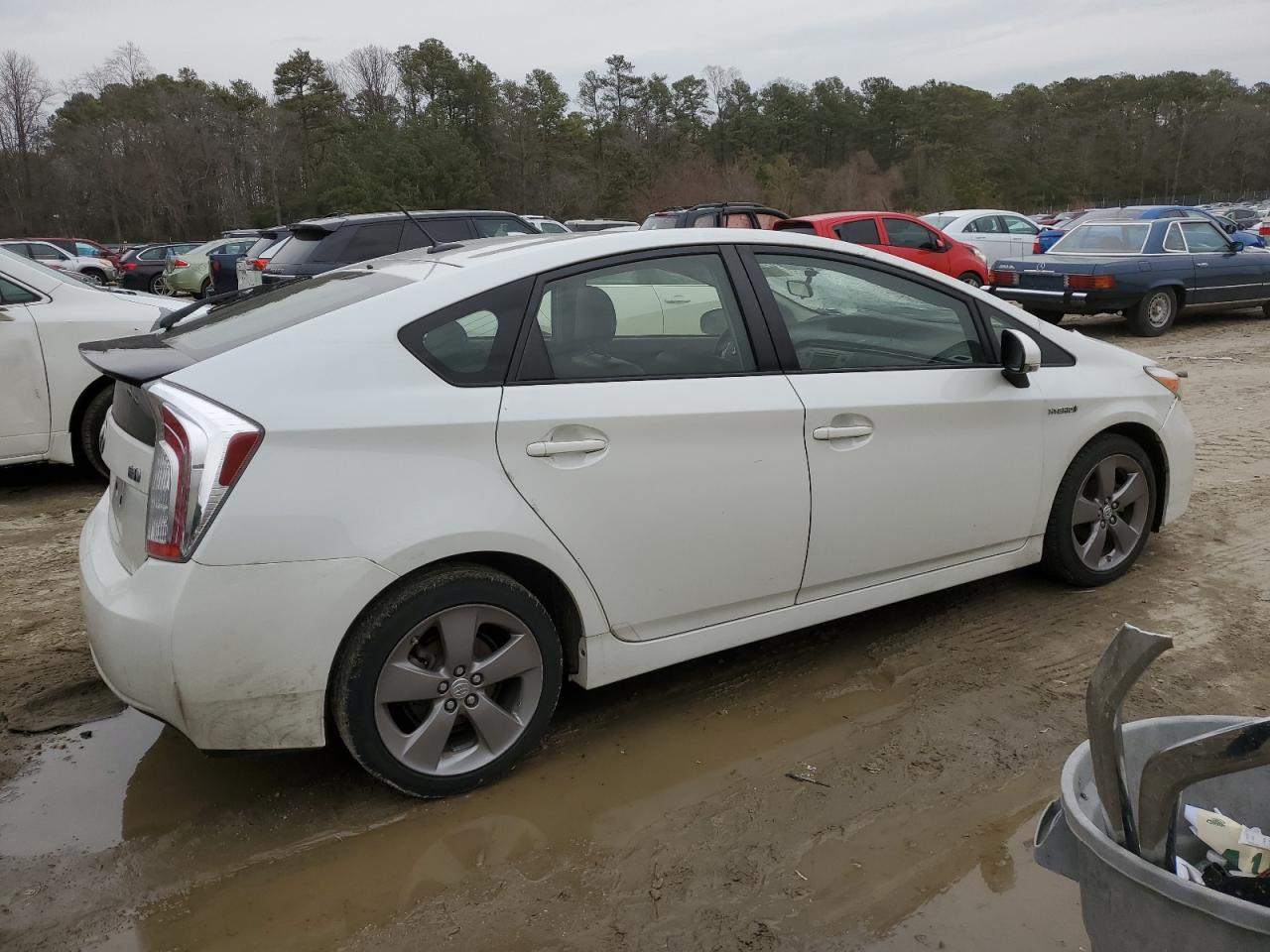 Photo 2 VIN: JTDKN3DU3F0427481 - TOYOTA PRIUS 