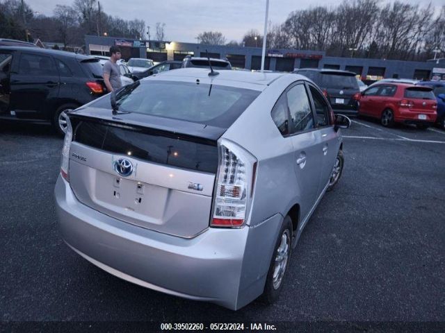 Photo 3 VIN: JTDKN3DU4A0121981 - TOYOTA PRIUS 