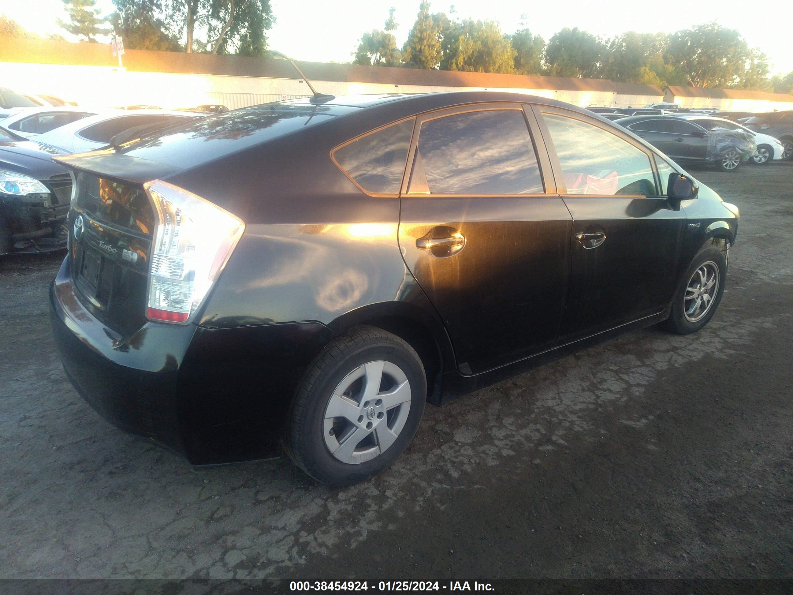 Photo 3 VIN: JTDKN3DU4A0227668 - TOYOTA PRIUS 