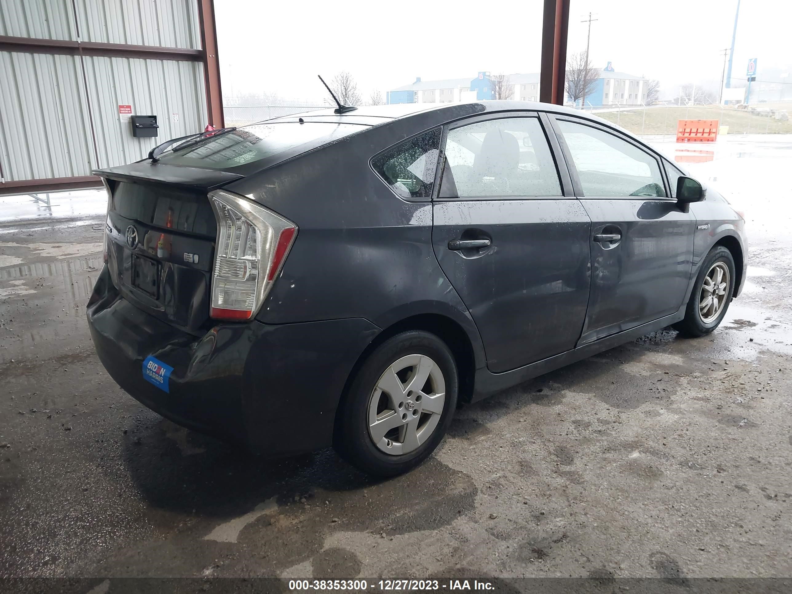 Photo 3 VIN: JTDKN3DU4B0314553 - TOYOTA PRIUS 