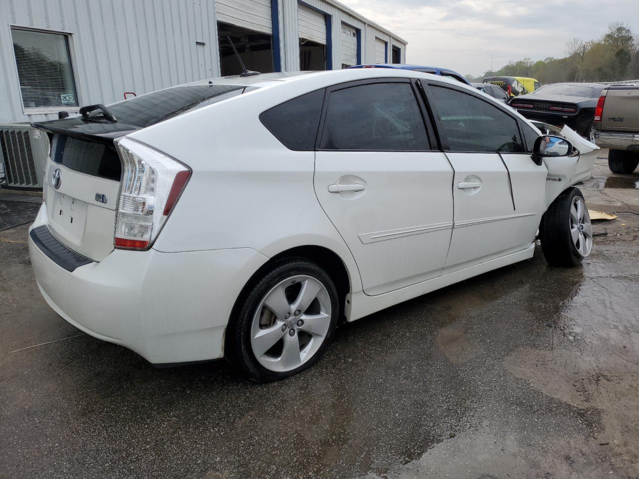 Photo 2 VIN: JTDKN3DU4B1364167 - TOYOTA PRIUS 