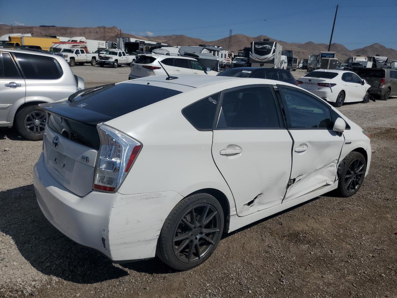 Photo 2 VIN: JTDKN3DU4B5339634 - TOYOTA PRIUS 