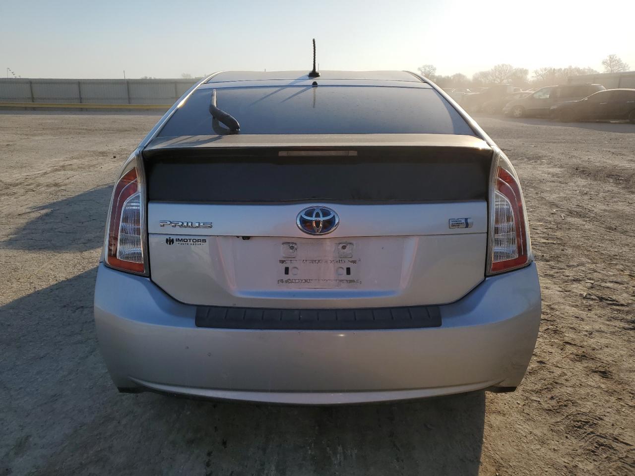 Photo 5 VIN: JTDKN3DU4C5393002 - TOYOTA PRIUS 