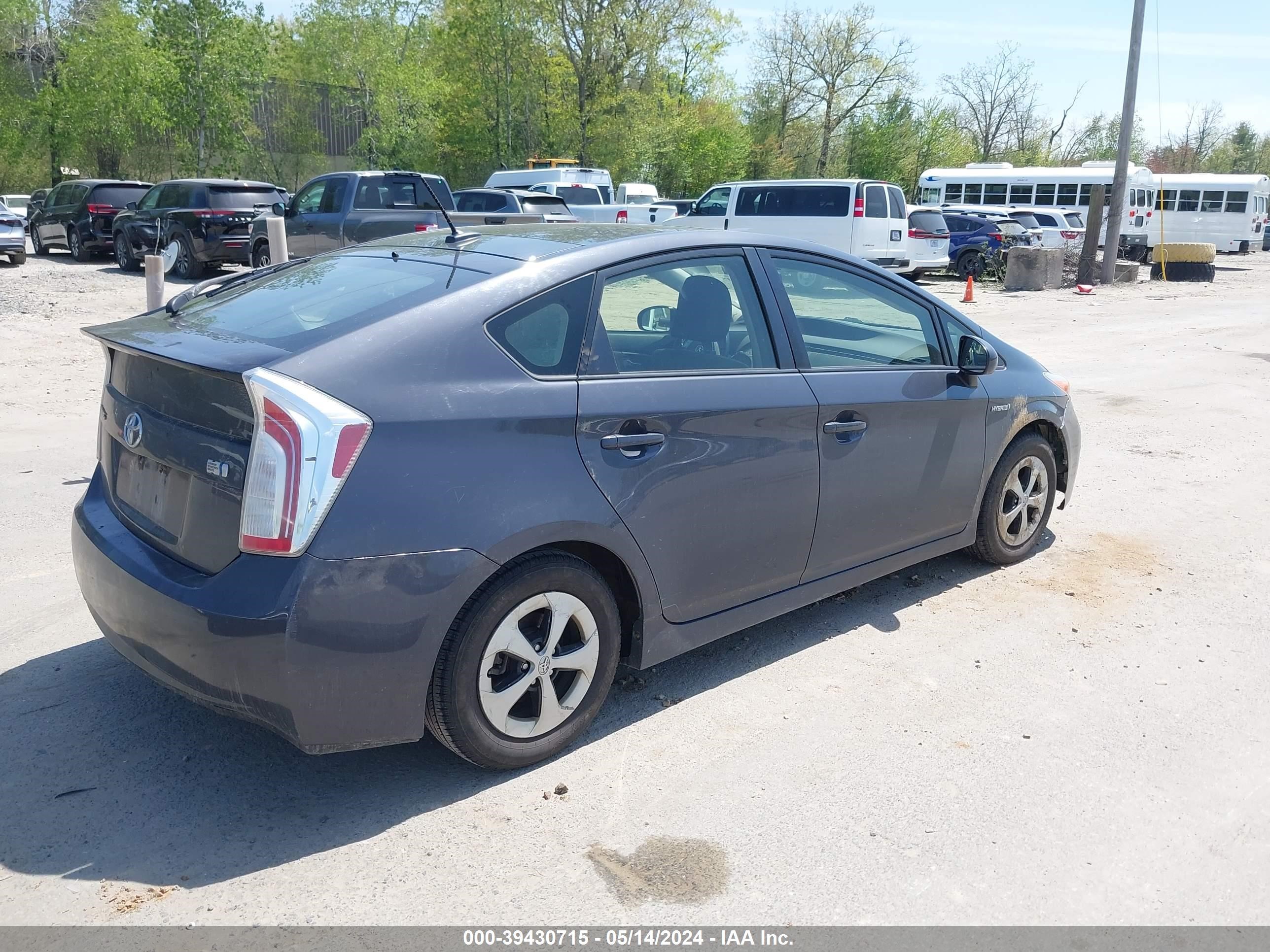 Photo 3 VIN: JTDKN3DU4E1806238 - TOYOTA PRIUS 