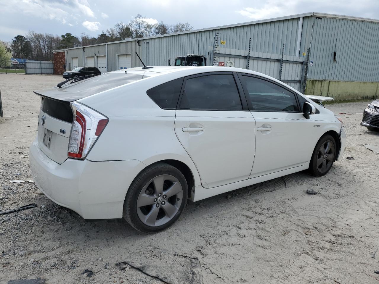 Photo 2 VIN: JTDKN3DU4F0395589 - TOYOTA PRIUS 