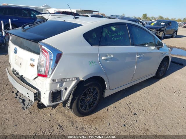 Photo 3 VIN: JTDKN3DU4F0406137 - TOYOTA PRIUS 