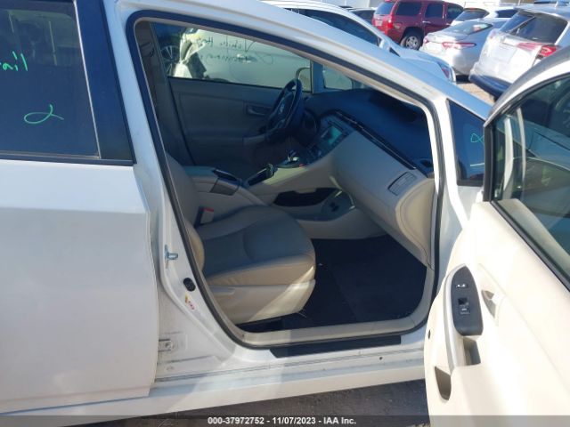 Photo 4 VIN: JTDKN3DU4F0406137 - TOYOTA PRIUS 