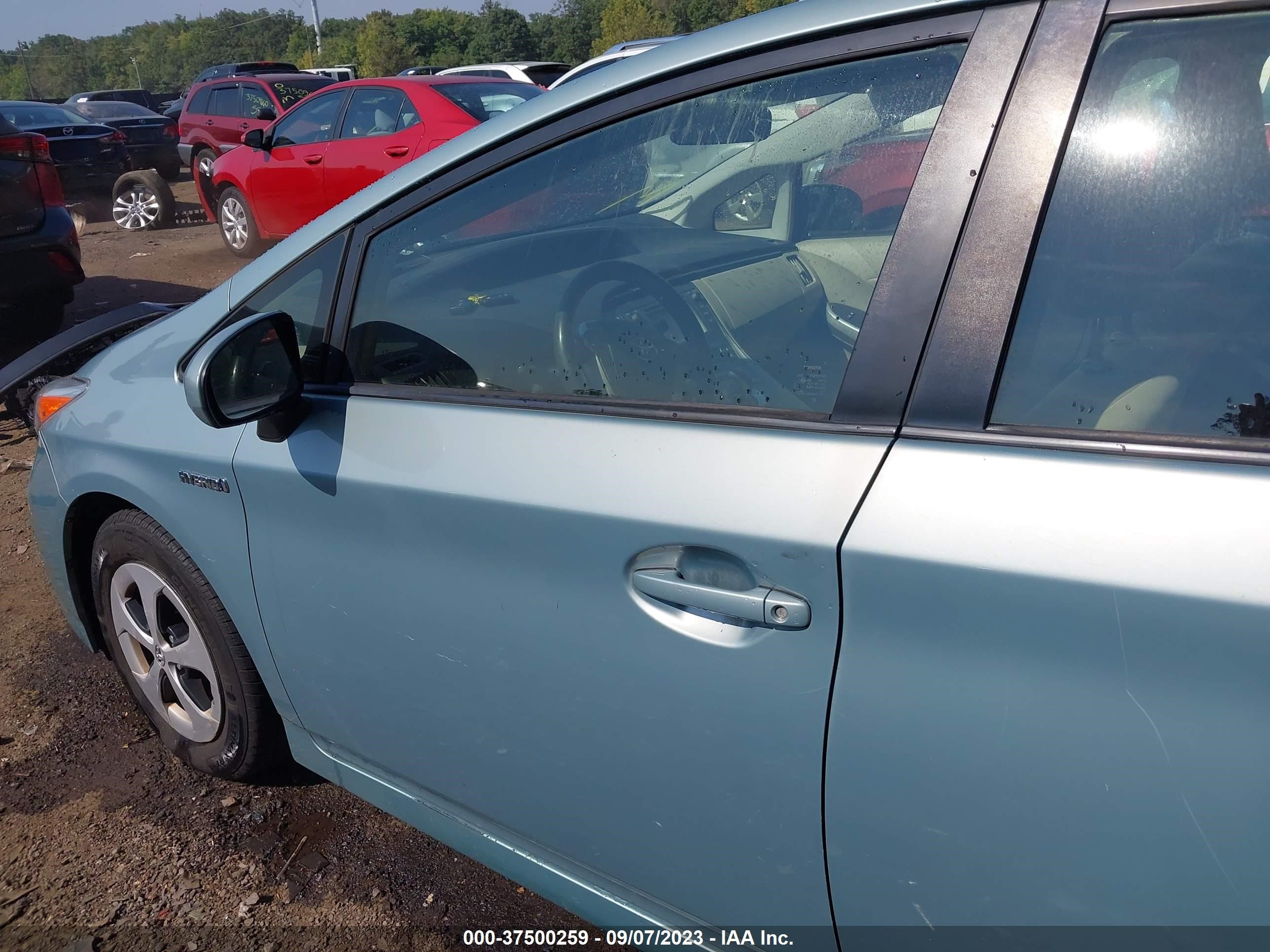 Photo 13 VIN: JTDKN3DU4F1903733 - TOYOTA PRIUS 