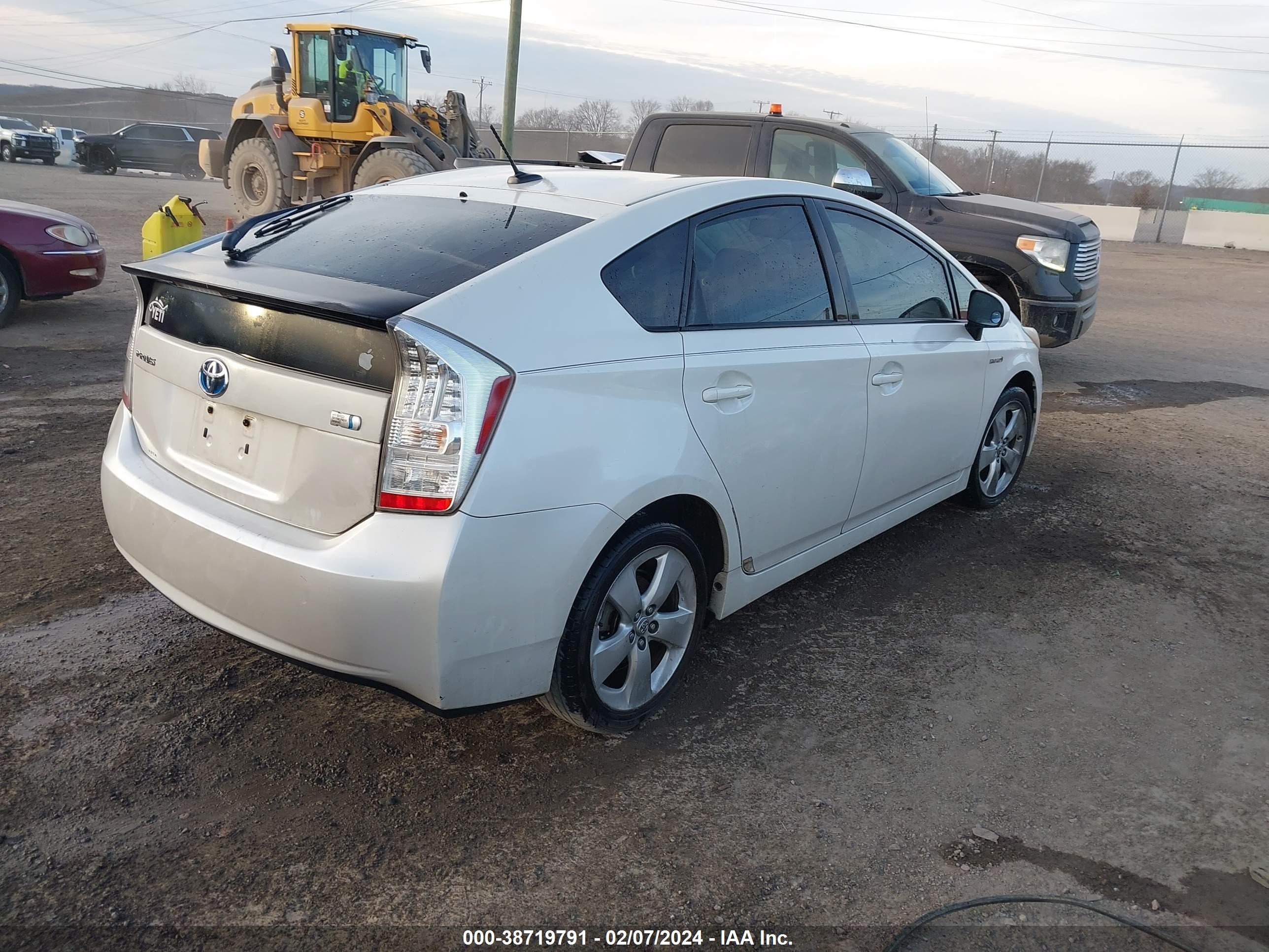 Photo 3 VIN: JTDKN3DU5A0034669 - TOYOTA PRIUS 