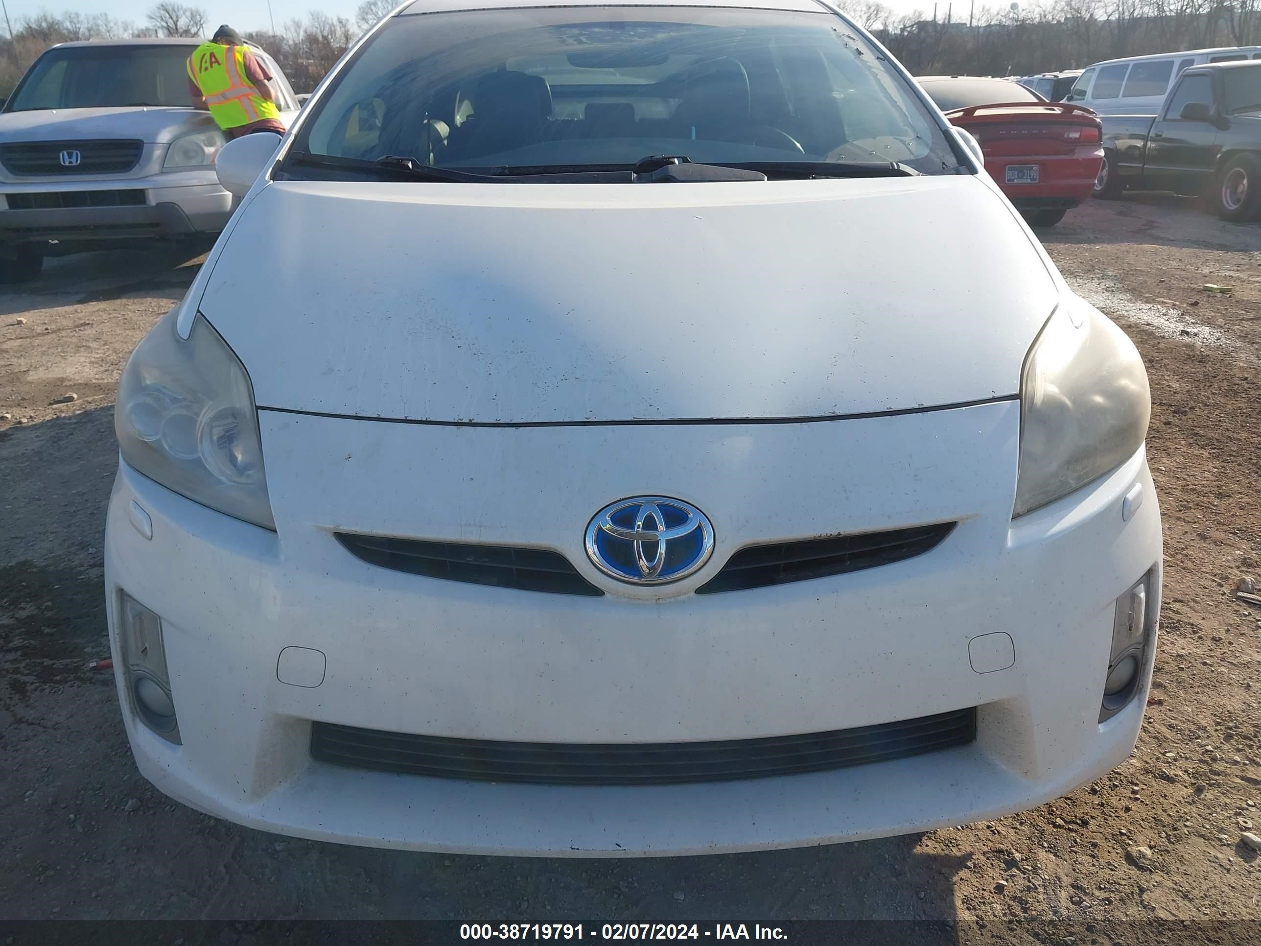 Photo 5 VIN: JTDKN3DU5A0034669 - TOYOTA PRIUS 