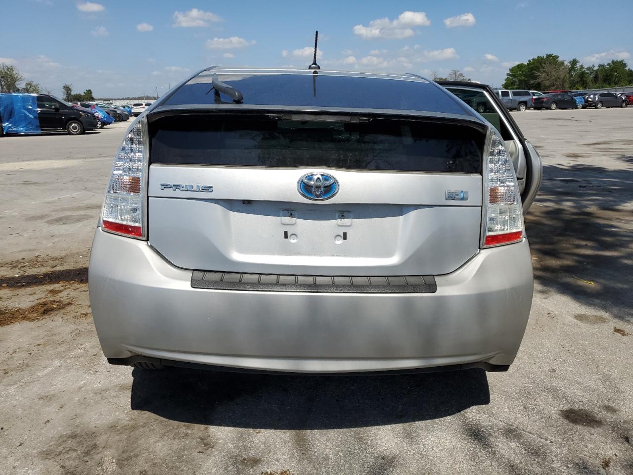 Photo 5 VIN: JTDKN3DU5A5063513 - TOYOTA PRIUS 