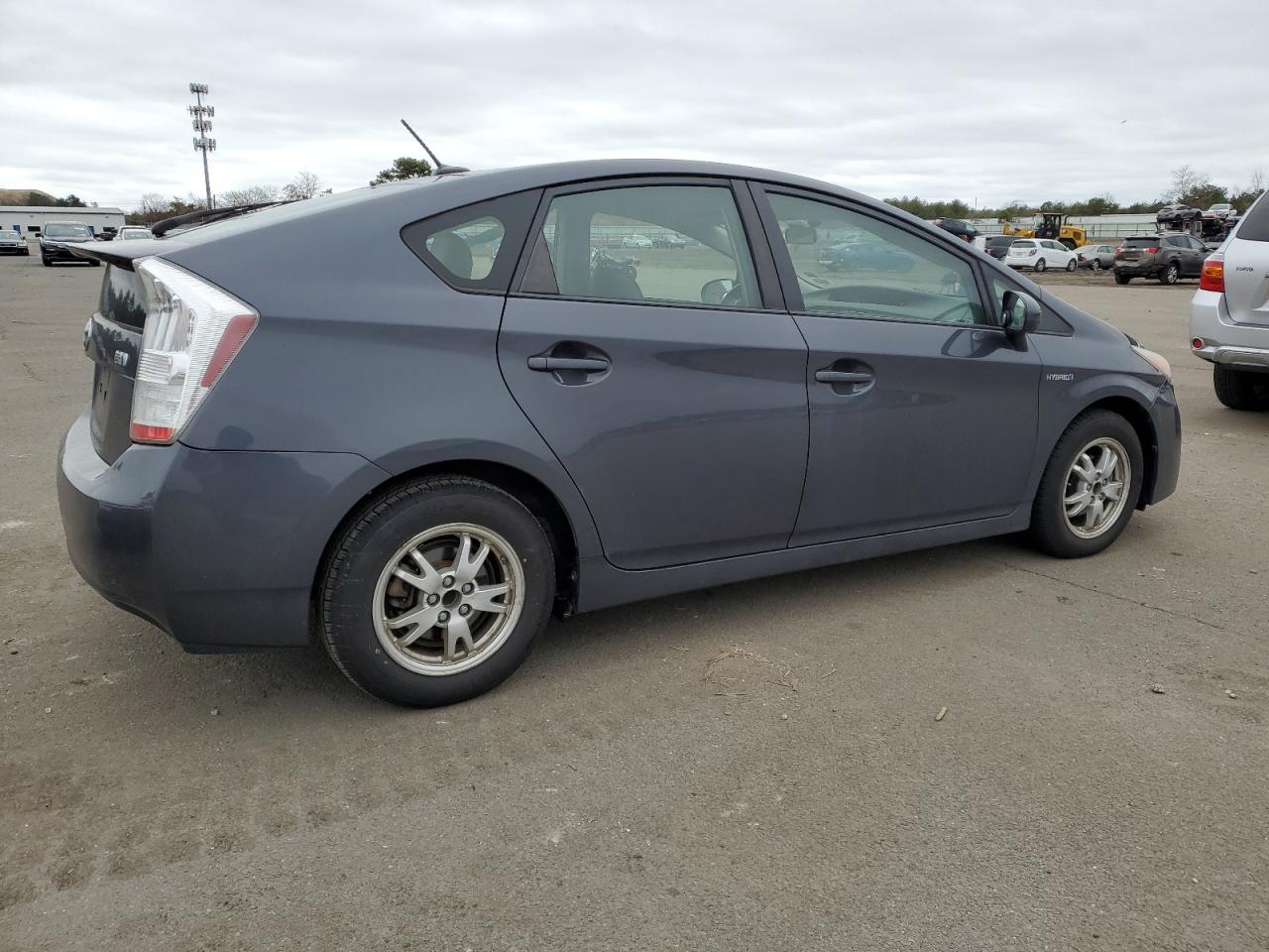 Photo 2 VIN: JTDKN3DU5B1410928 - TOYOTA PRIUS 