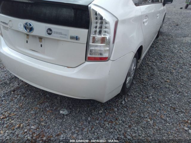 Photo 5 VIN: JTDKN3DU5B5355681 - TOYOTA PRIUS 