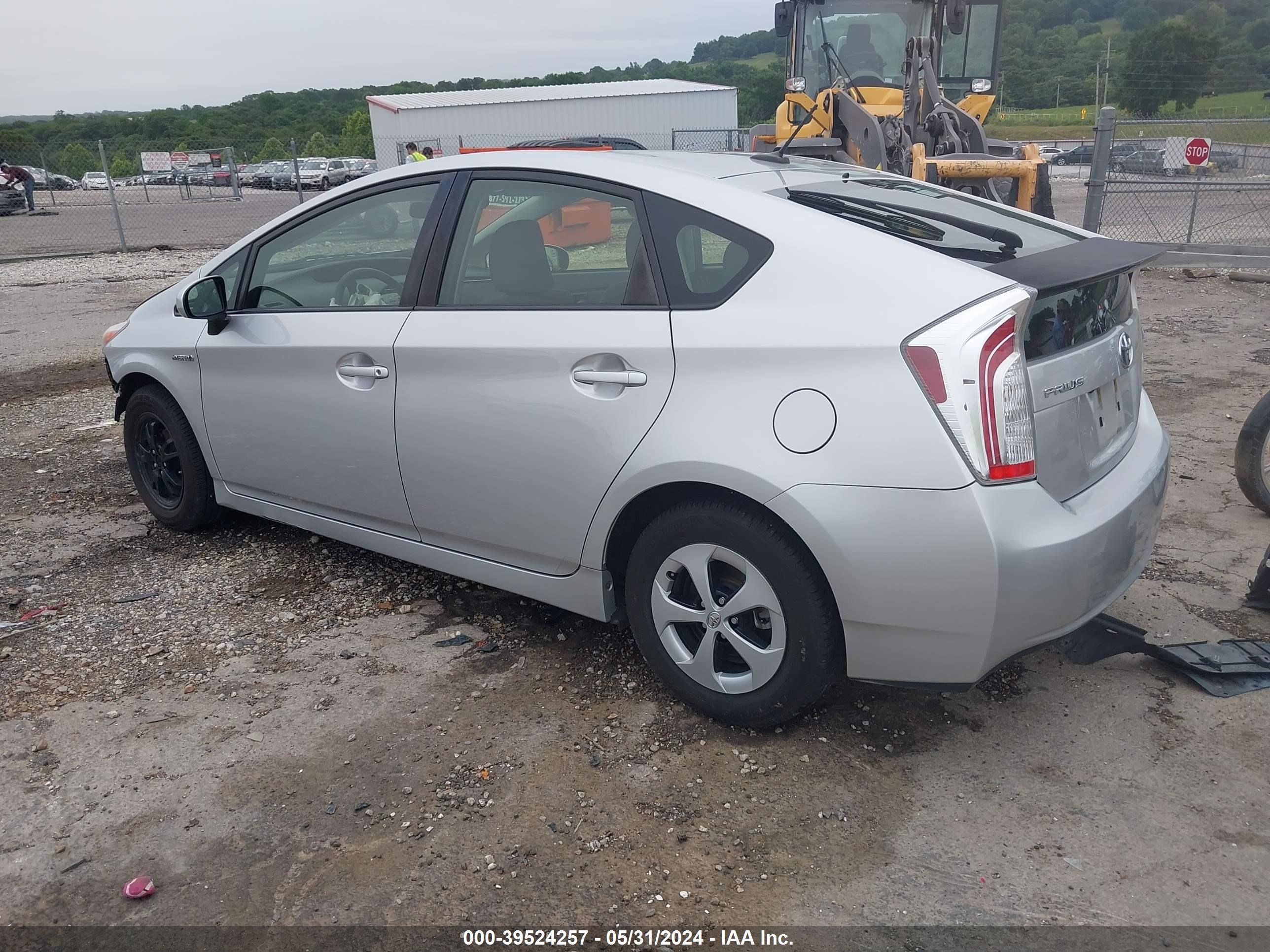 Photo 2 VIN: JTDKN3DU5C5437329 - TOYOTA PRIUS 