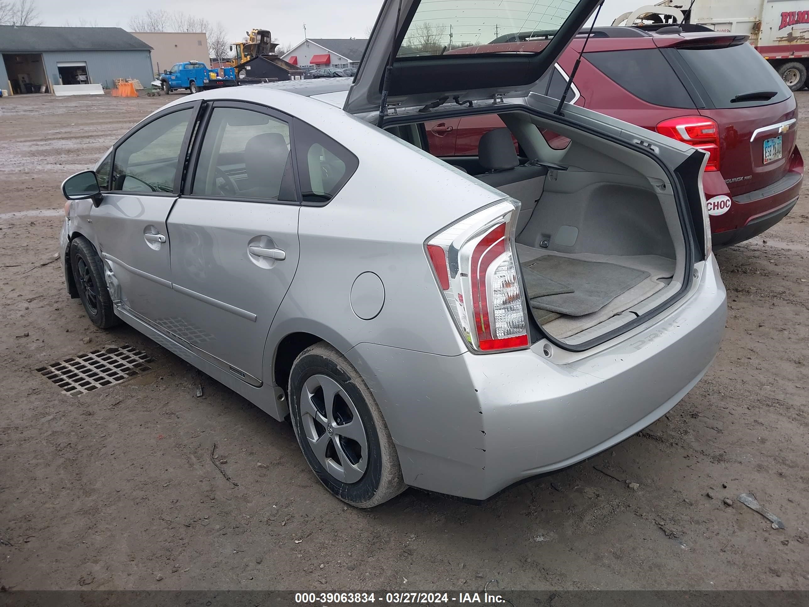 Photo 2 VIN: JTDKN3DU5C5447942 - TOYOTA PRIUS 