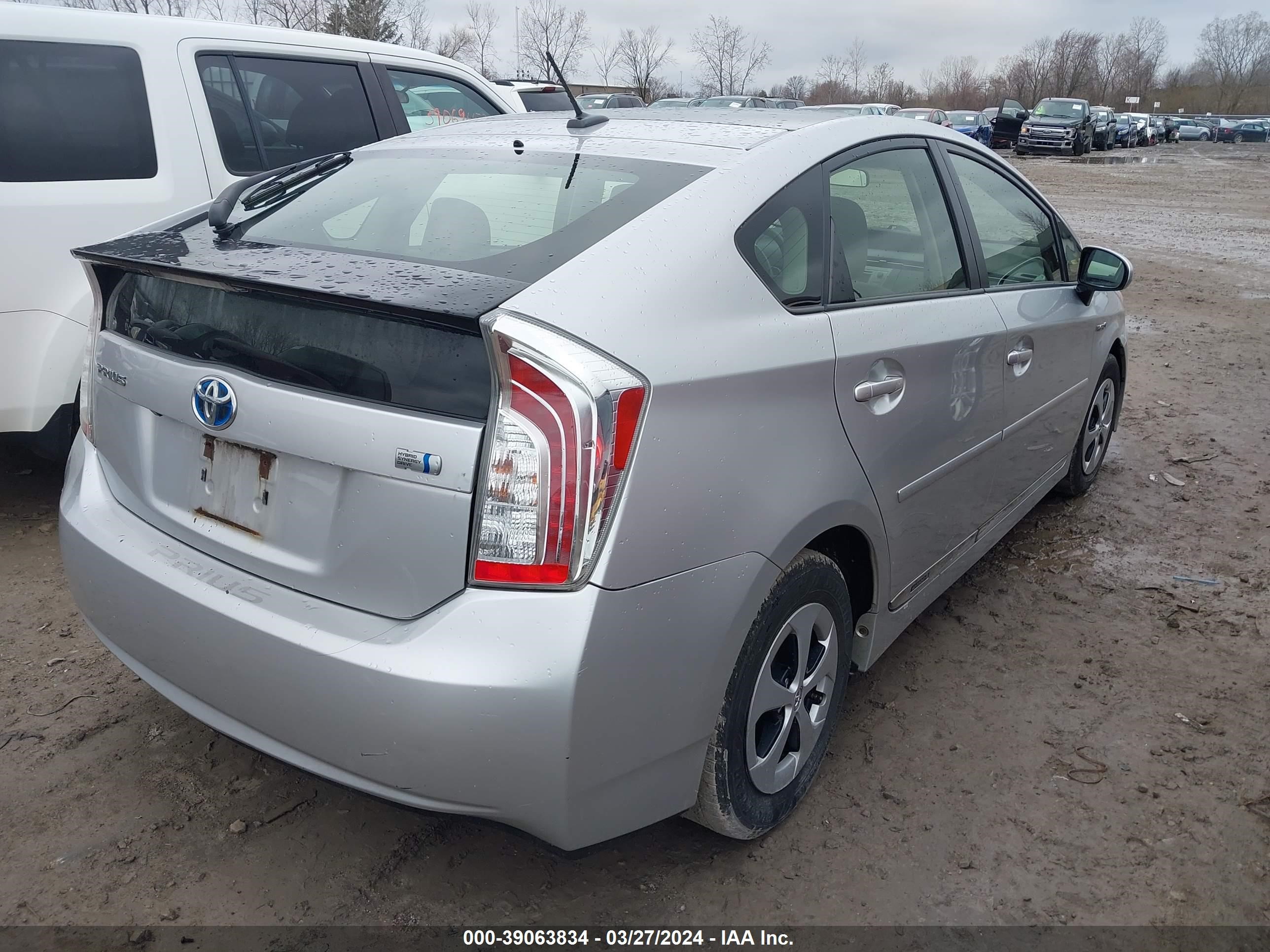 Photo 3 VIN: JTDKN3DU5C5447942 - TOYOTA PRIUS 