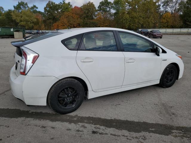 Photo 2 VIN: JTDKN3DU5D5560940 - TOYOTA PRIUS 