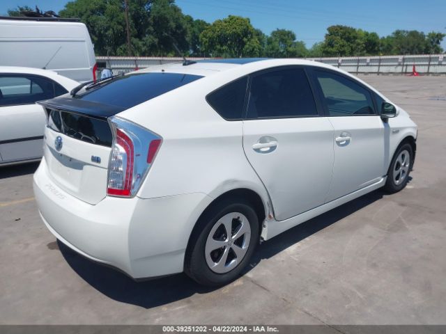 Photo 3 VIN: JTDKN3DU5D5642666 - TOYOTA PRIUS 