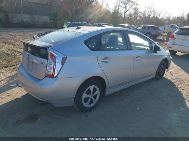 Photo 3 VIN: JTDKN3DU5E1762833 - TOYOTA PRIUS 