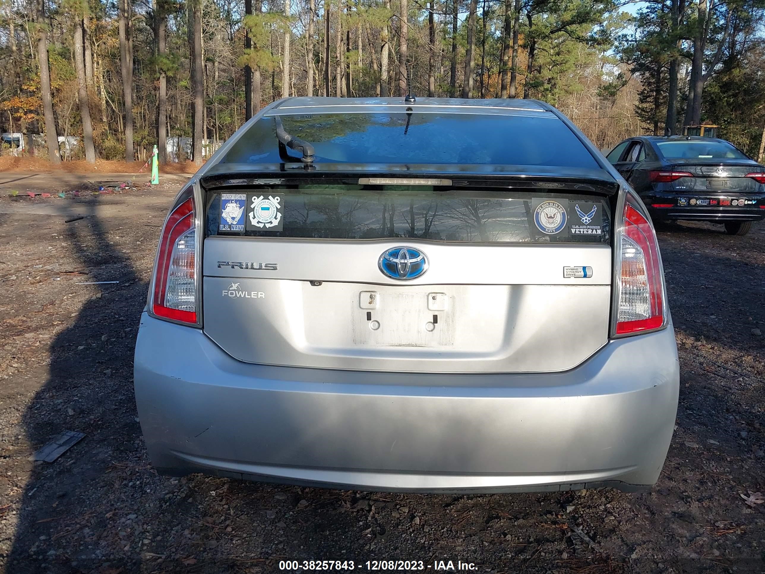 Photo 16 VIN: JTDKN3DU5F0394855 - TOYOTA PRIUS 