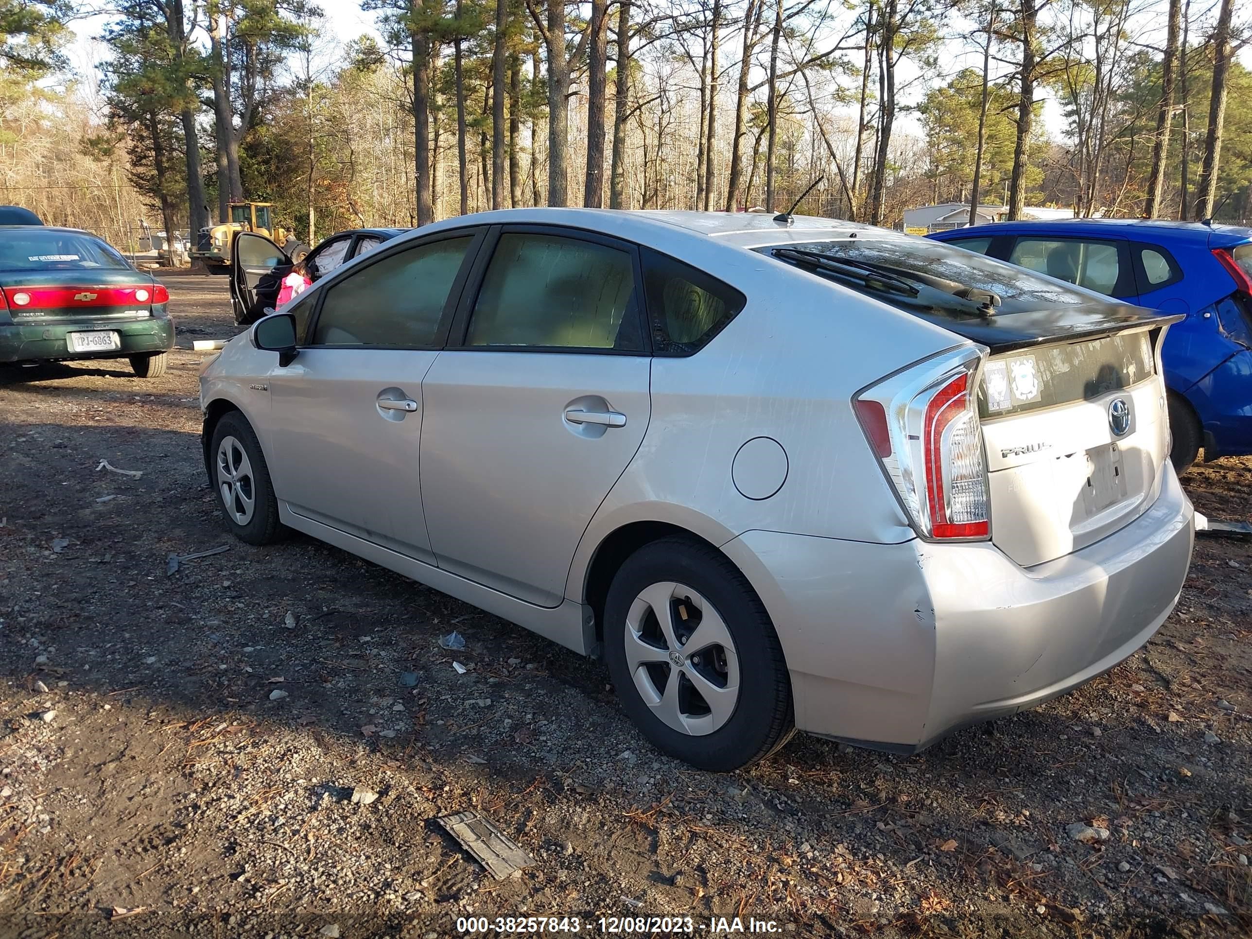 Photo 2 VIN: JTDKN3DU5F0394855 - TOYOTA PRIUS 