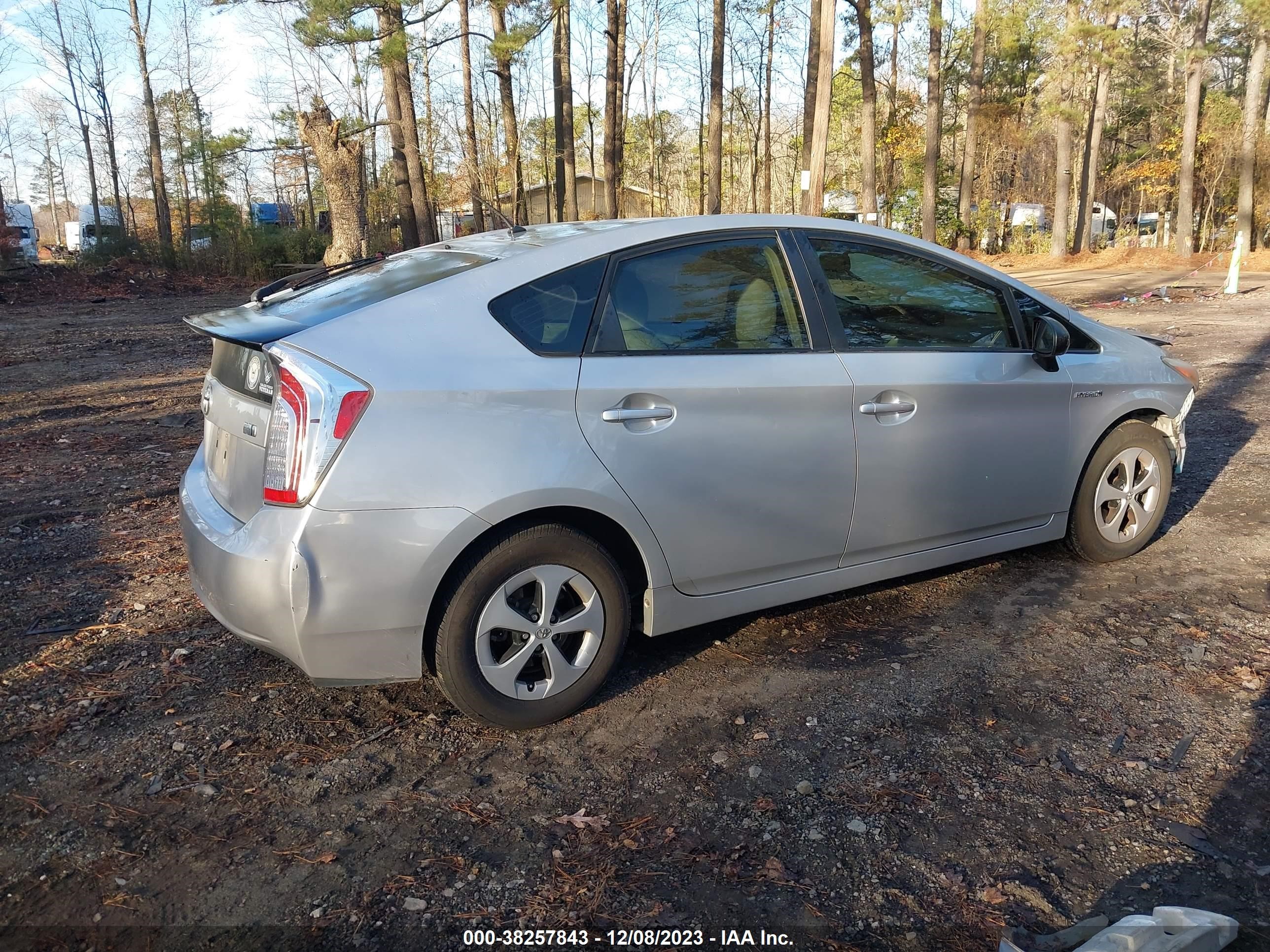 Photo 3 VIN: JTDKN3DU5F0394855 - TOYOTA PRIUS 