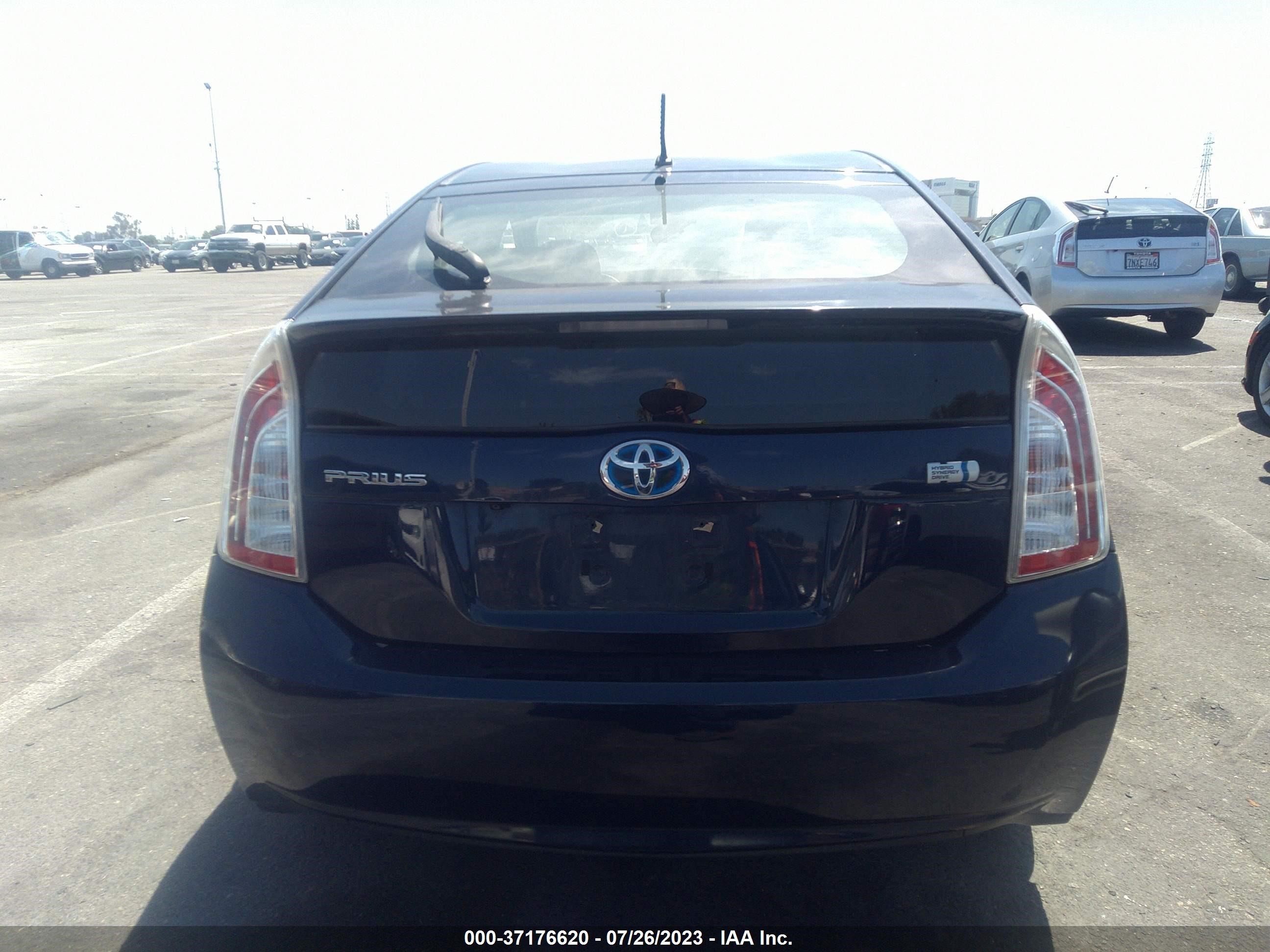 Photo 16 VIN: JTDKN3DU5F0470073 - TOYOTA PRIUS 