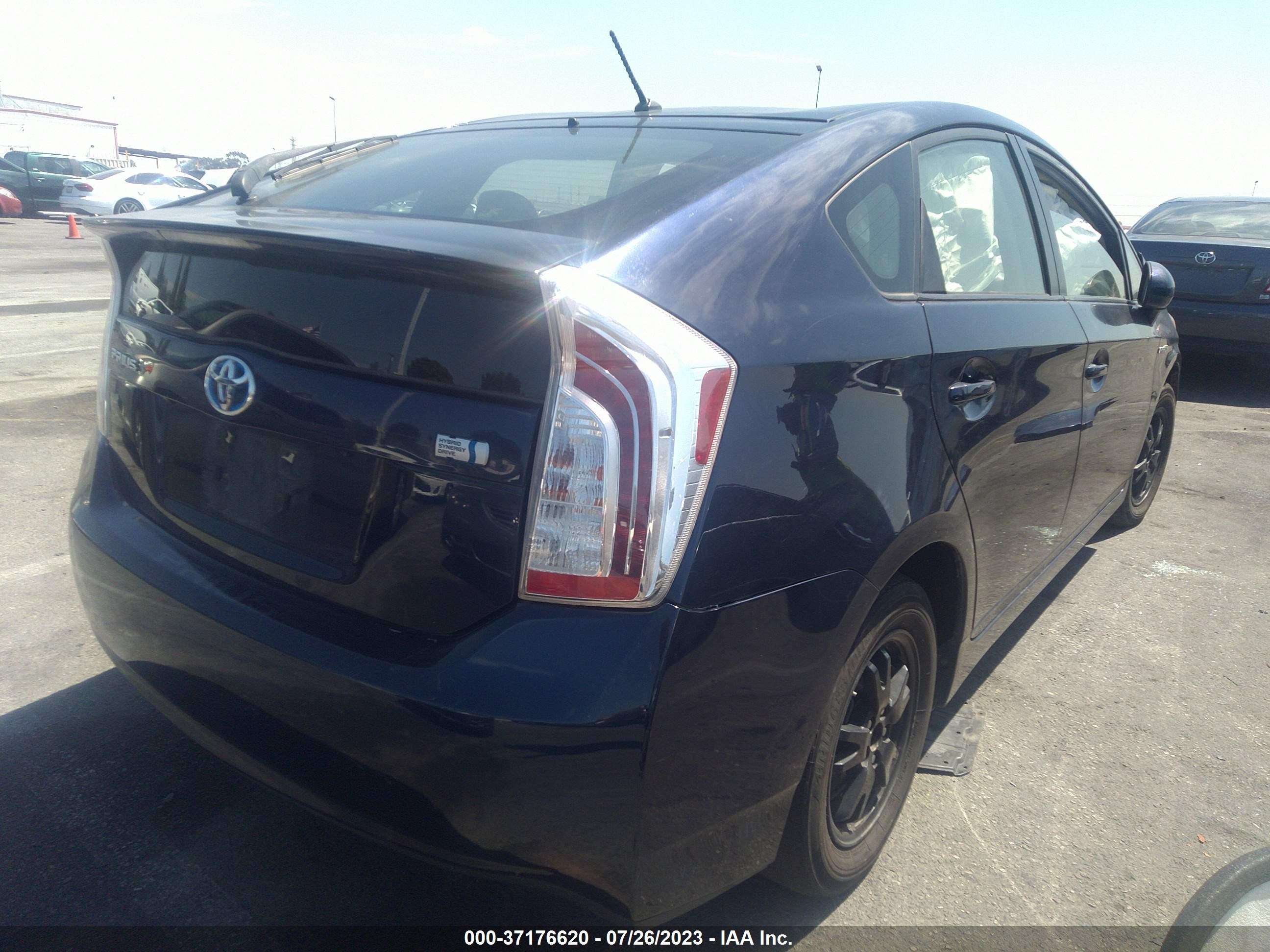 Photo 3 VIN: JTDKN3DU5F0470073 - TOYOTA PRIUS 