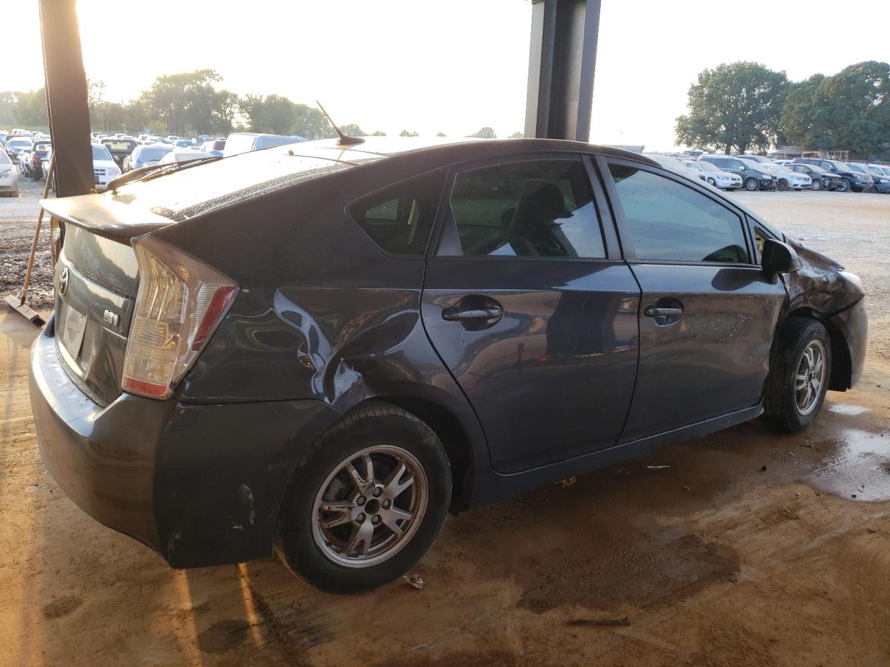 Photo 2 VIN: JTDKN3DU6B1401865 - TOYOTA PRIUS 