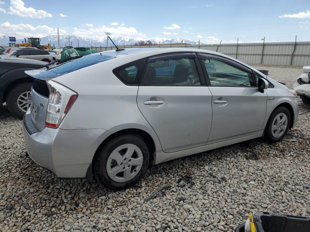 Photo 2 VIN: JTDKN3DU6B1408007 - TOYOTA PRIUS 