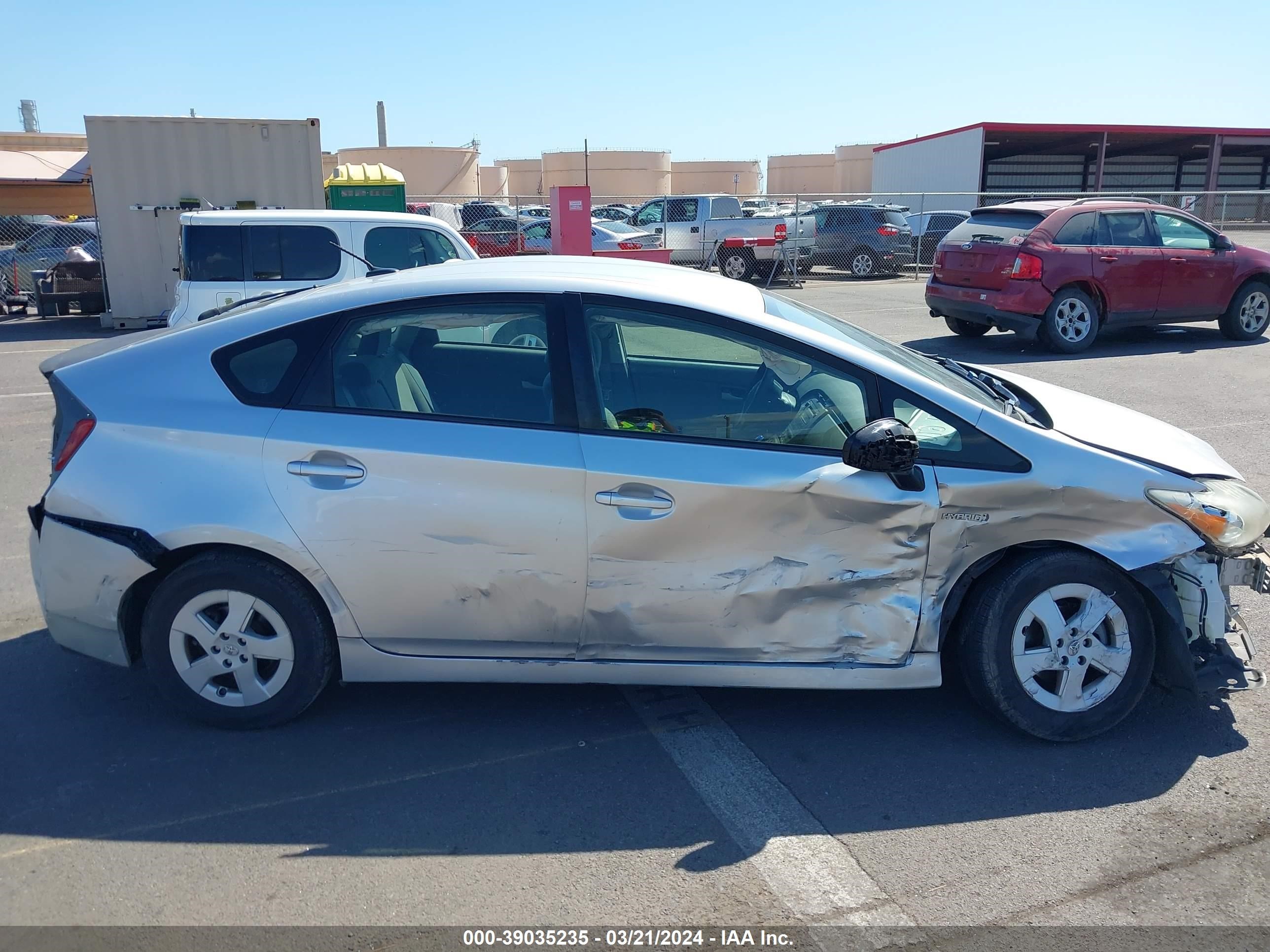 Photo 13 VIN: JTDKN3DU6B5348464 - TOYOTA PRIUS 