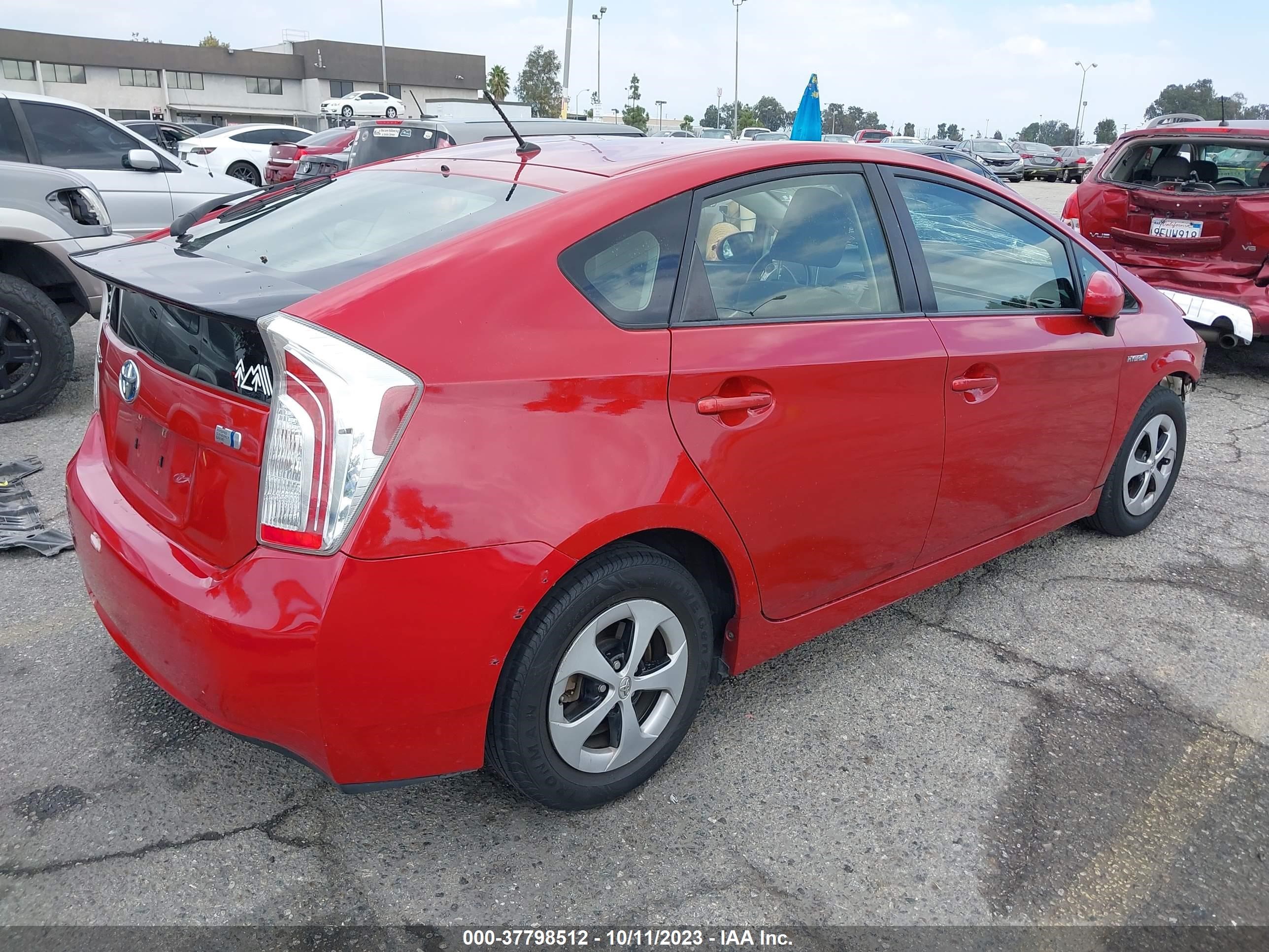 Photo 3 VIN: JTDKN3DU6C1556272 - TOYOTA PRIUS 