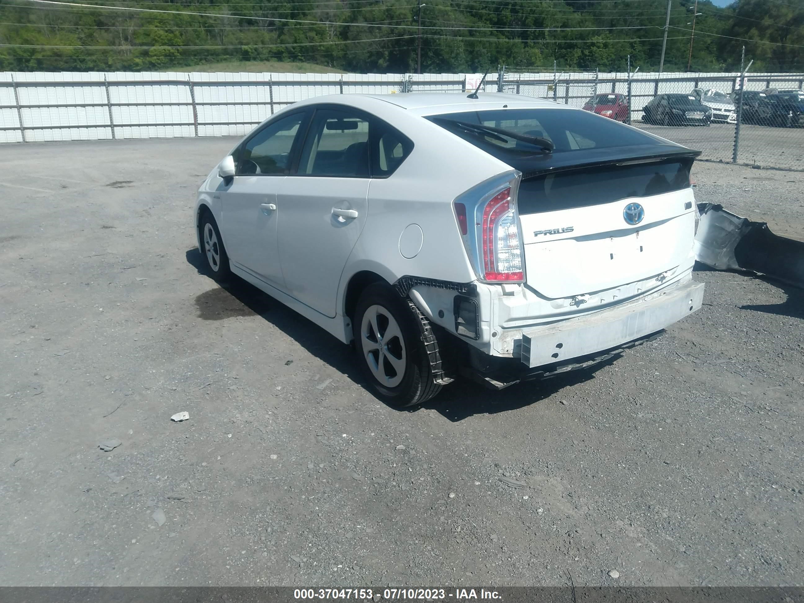 Photo 2 VIN: JTDKN3DU6C5460456 - TOYOTA PRIUS 